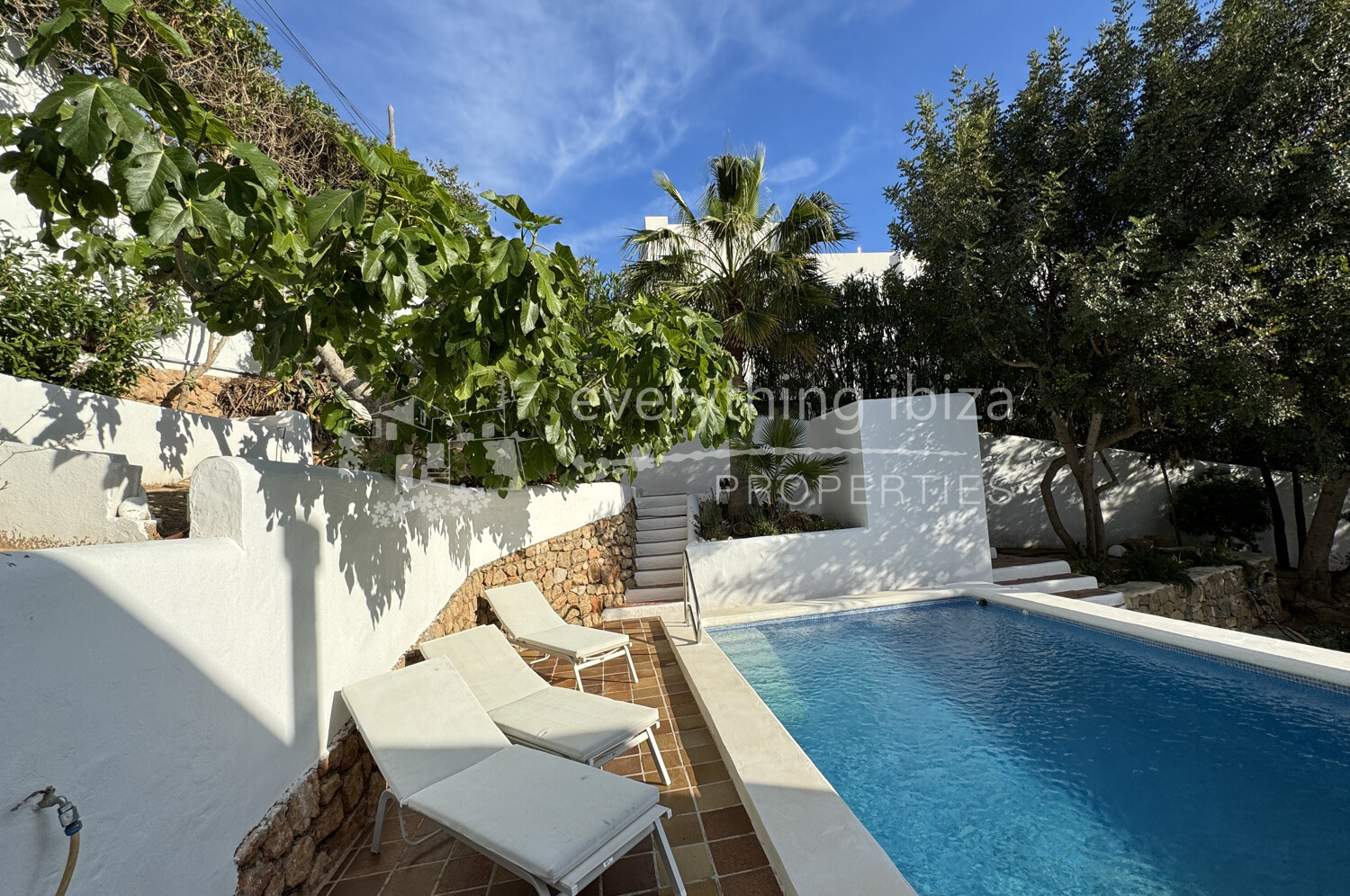 Charming Traditional Villa and 2 Separate Apartments with Super Sea & Sunset Views, ref. 1698, for sale in Ibiza by everything ibiza Properties