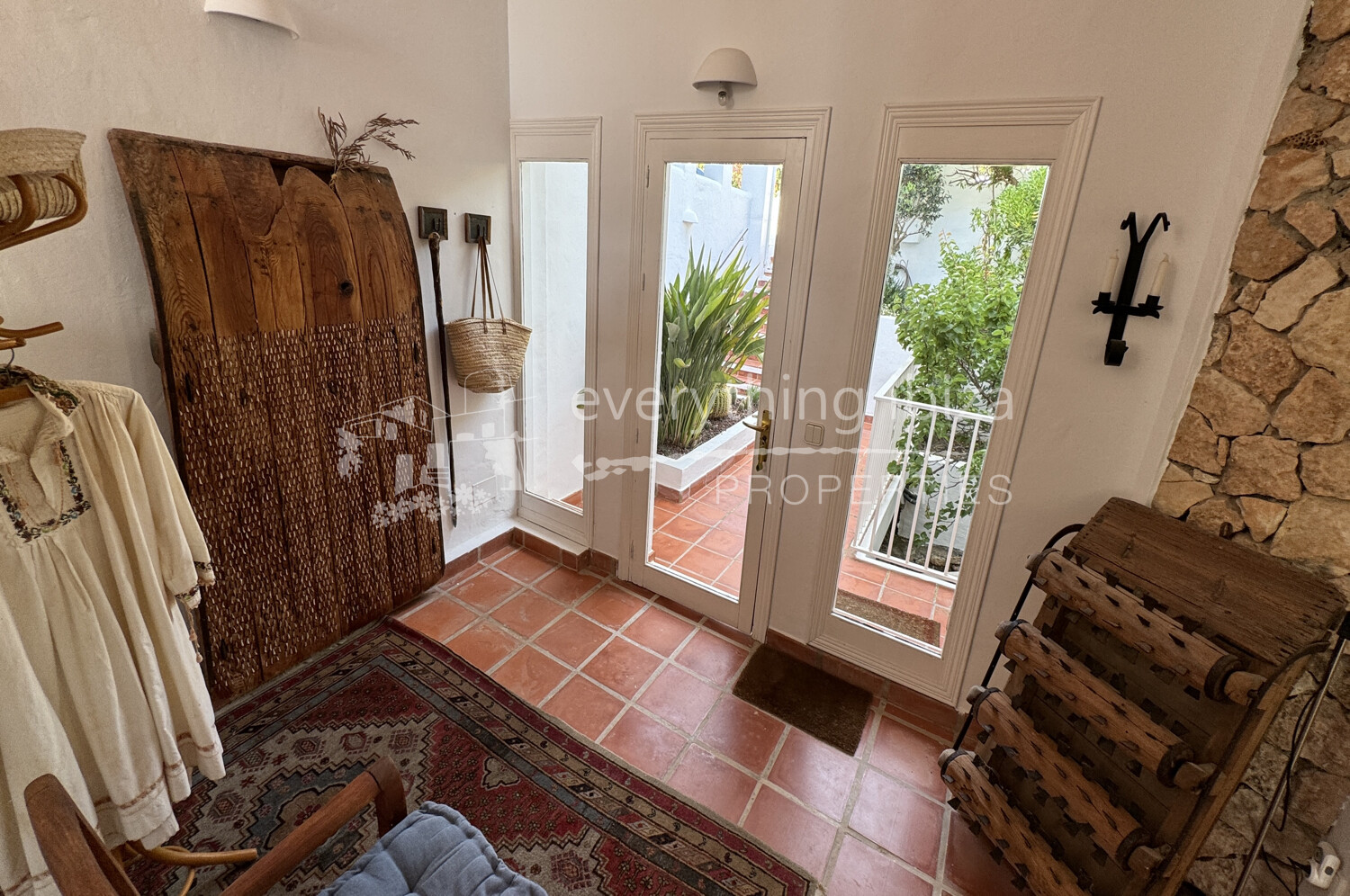 Charming Traditional Villa and 2 Separate Apartments with Super Sea & Sunset Views, ref. 1698, for sale in Ibiza by everything ibiza Properties