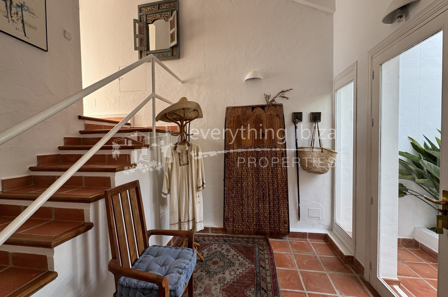 Charming Traditional Villa and 2 Separate Apartments with Super Sea & Sunset Views, ref. 1698, for sale in Ibiza by everything ibiza Properties