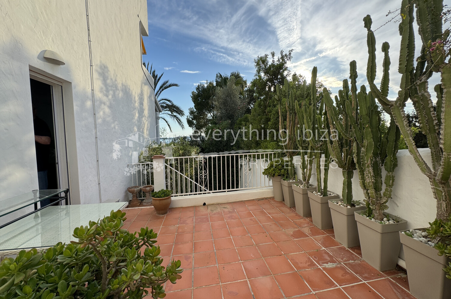 Charming Traditional Villa and 2 Separate Apartments with Super Sea & Sunset Views, ref. 1698, for sale in Ibiza by everything ibiza Properties