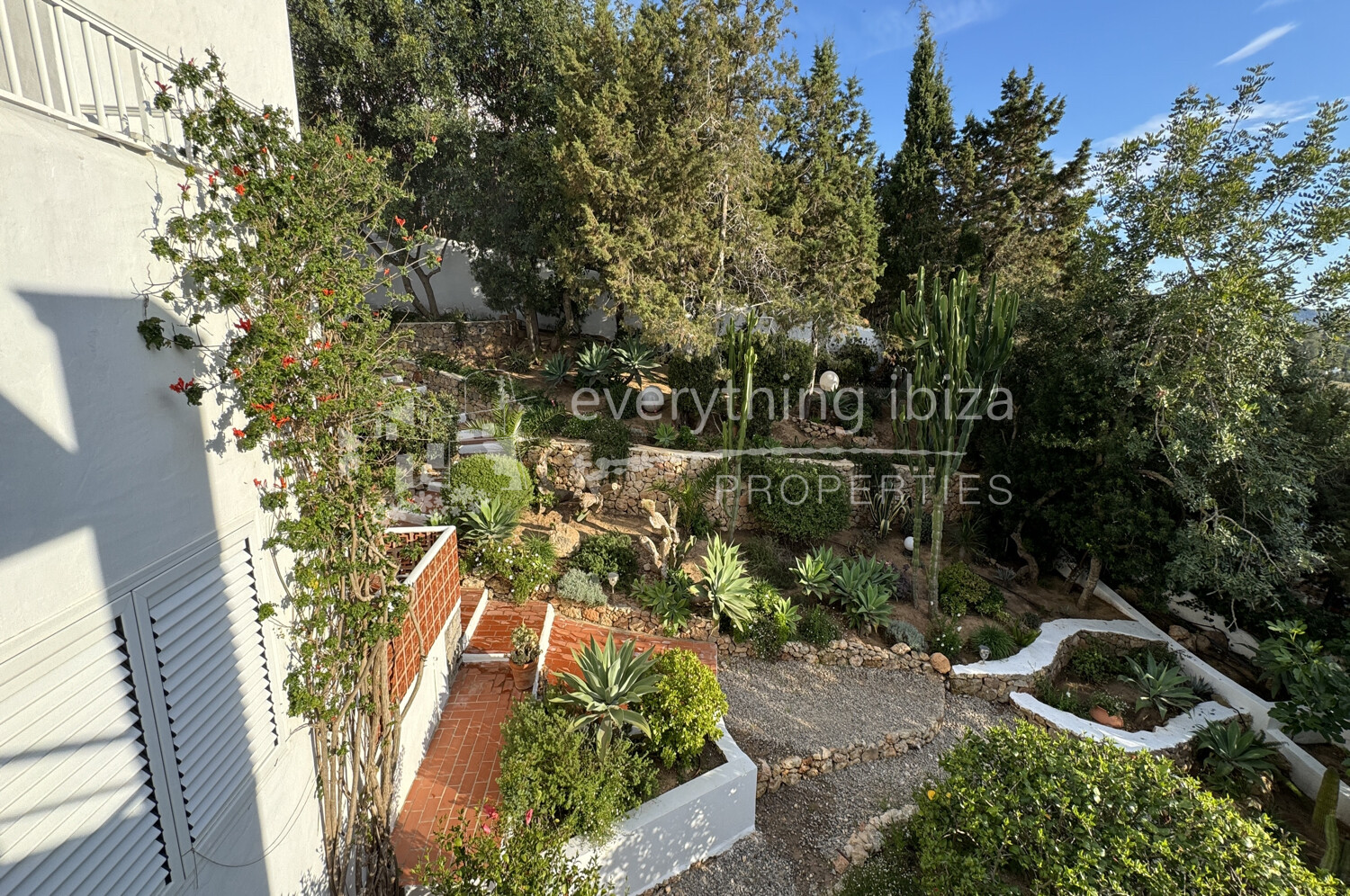Charming Traditional Villa and 2 Separate Apartments with Super Sea & Sunset Views, ref. 1698, for sale in Ibiza by everything ibiza Properties