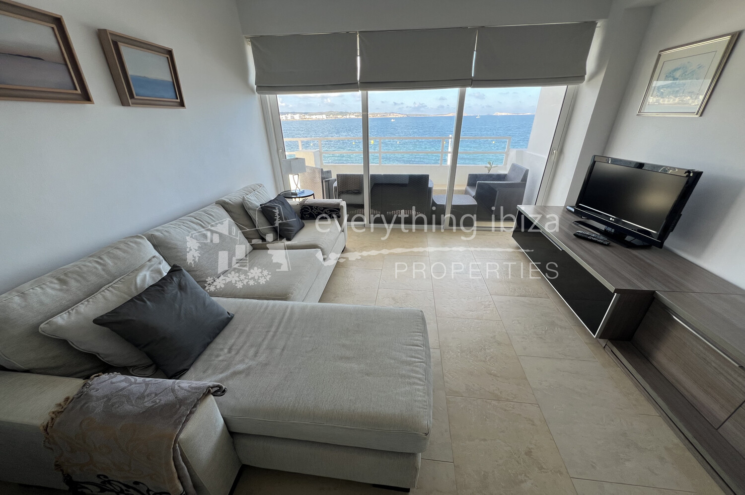Coastline 2 Bed Apartment with Stunning Views in a Legendary Ibiza Location, ref. 1706, for sale in Ibiza by everything ibiza Properties
