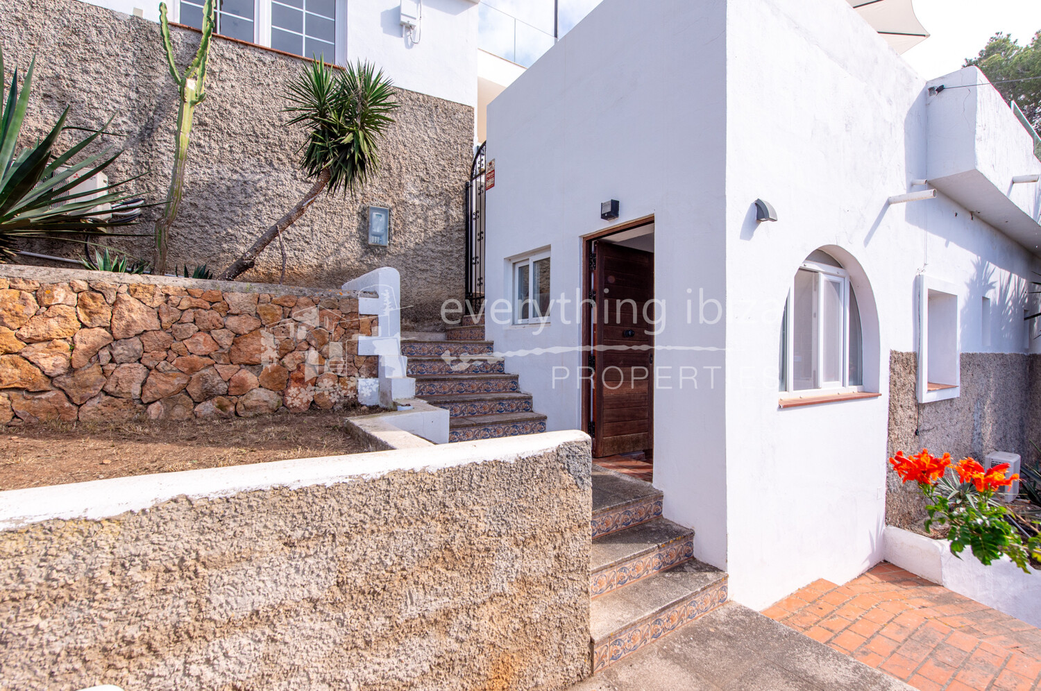 Luxury Elegant Modern Villa with Stunning Views and Close to Beaches, ref. 1708, for sale in Ibiza by everything ibiza Properties
