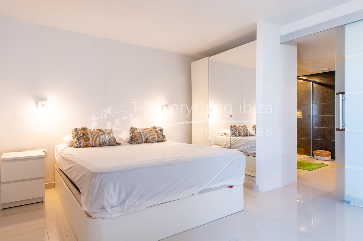 Luxury Elegant Modern Villa with Stunning Views and Close to Beaches, ref. 1708, for sale in Ibiza by everything ibiza Properties
