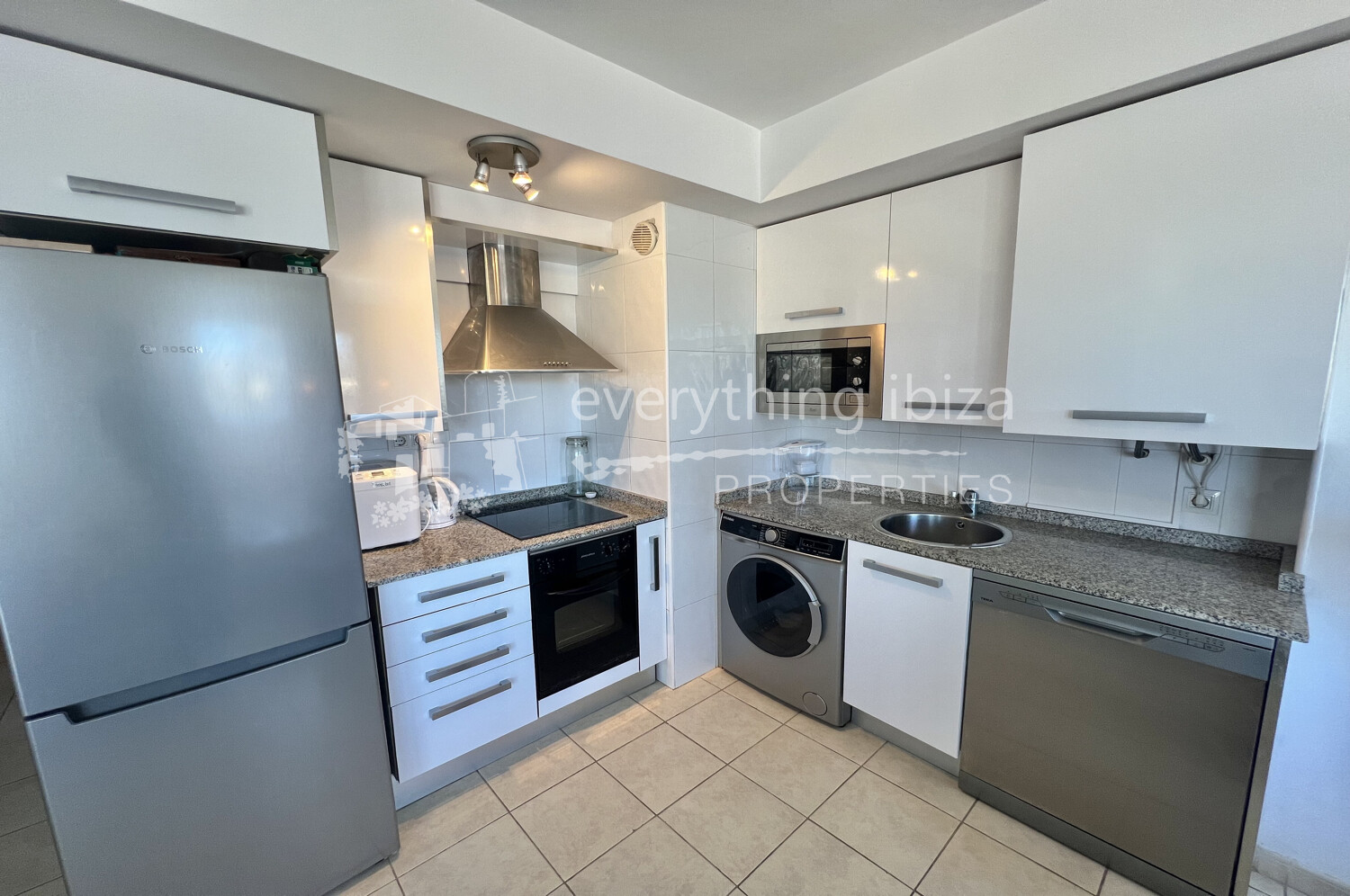 Stylish Modern 3 Bedroom Apartment Close to the Beach & Prestigious Marinas, ref. 1709, for sale in Ibiza by everything ibiza Properties