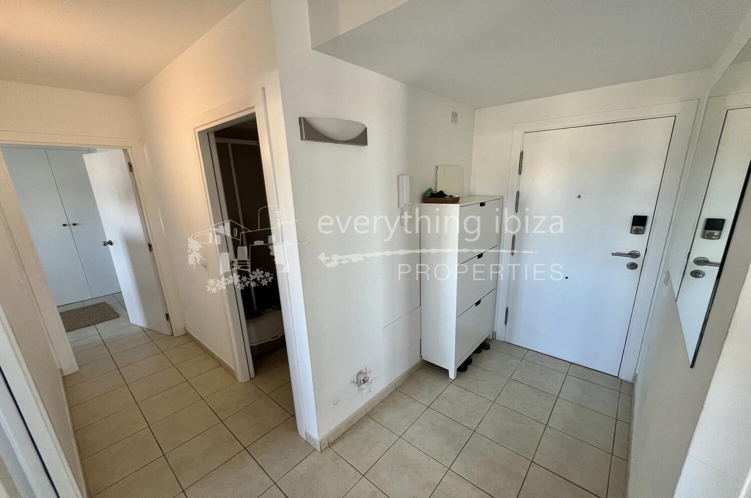 Stylish Modern 3 Bedroom Apartment Close to the Beach & Prestigious Marinas, ref. 1709, for sale in Ibiza by everything ibiza Properties
