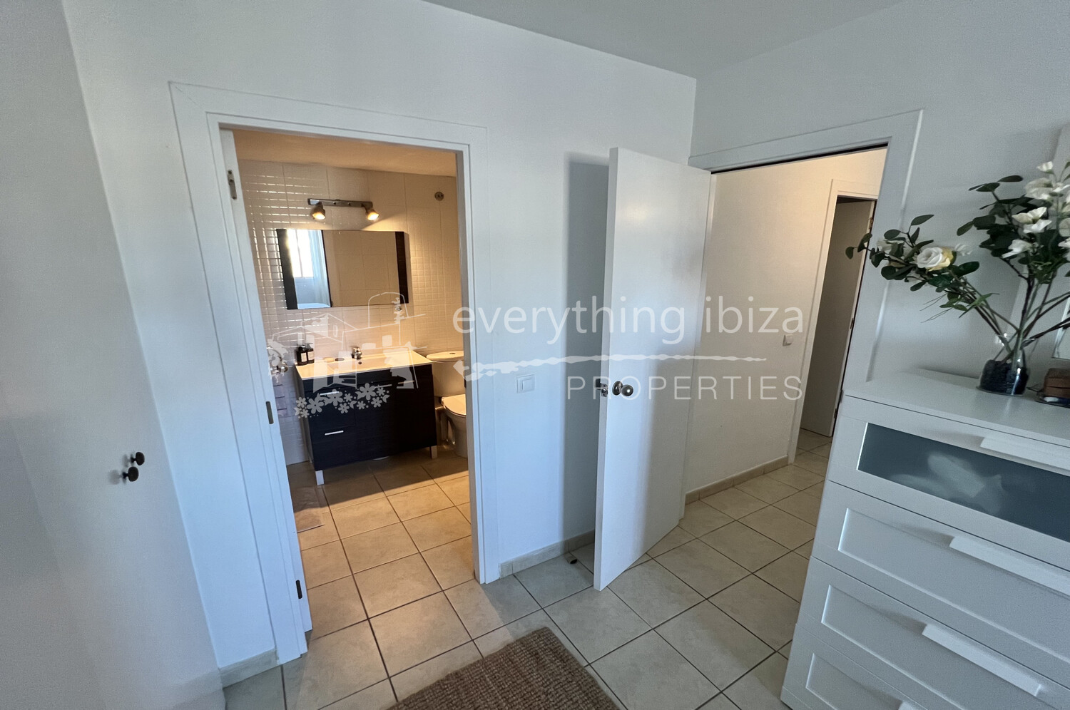 Stylish Modern 3 Bedroom Apartment Close to the Beach & Prestigious Marinas, ref. 1709, for sale in Ibiza by everything ibiza Properties