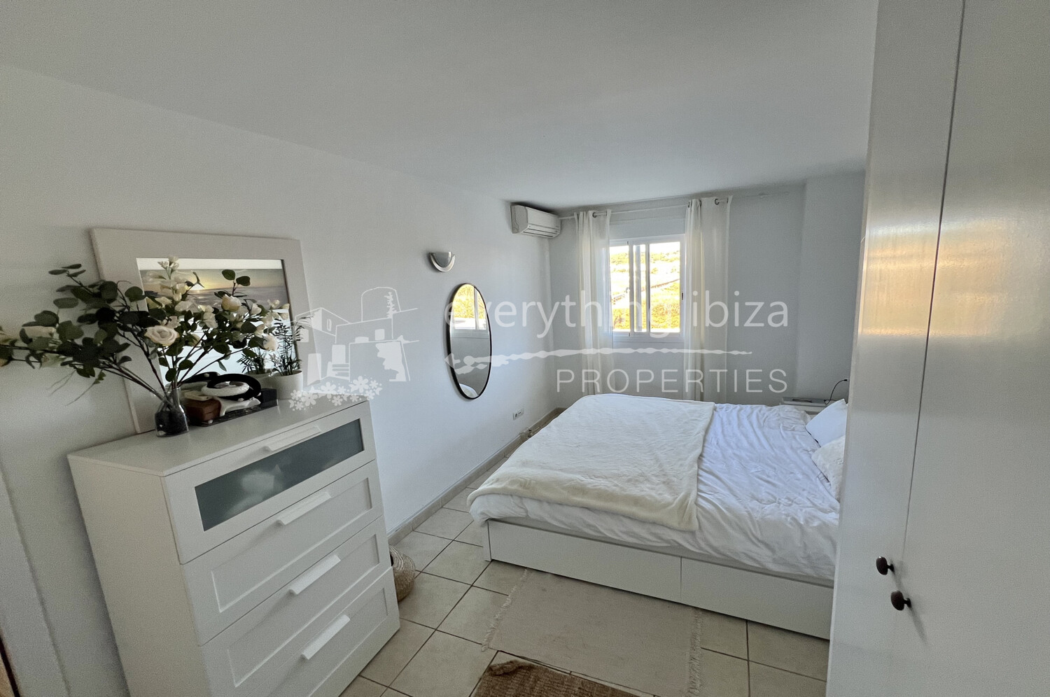 Stylish Modern 3 Bedroom Apartment Close to the Beach & Prestigious Marinas, ref. 1709, for sale in Ibiza by everything ibiza Properties