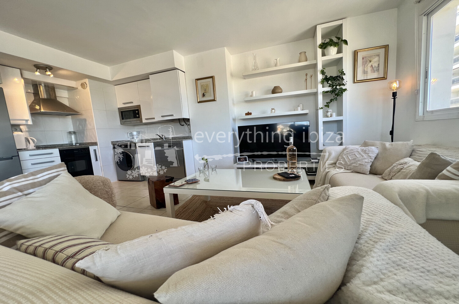 Stylish Modern 3 Bedroom Apartment Close to the Beach & Prestigious Marinas, ref. 1709, for sale in Ibiza by everything ibiza Properties