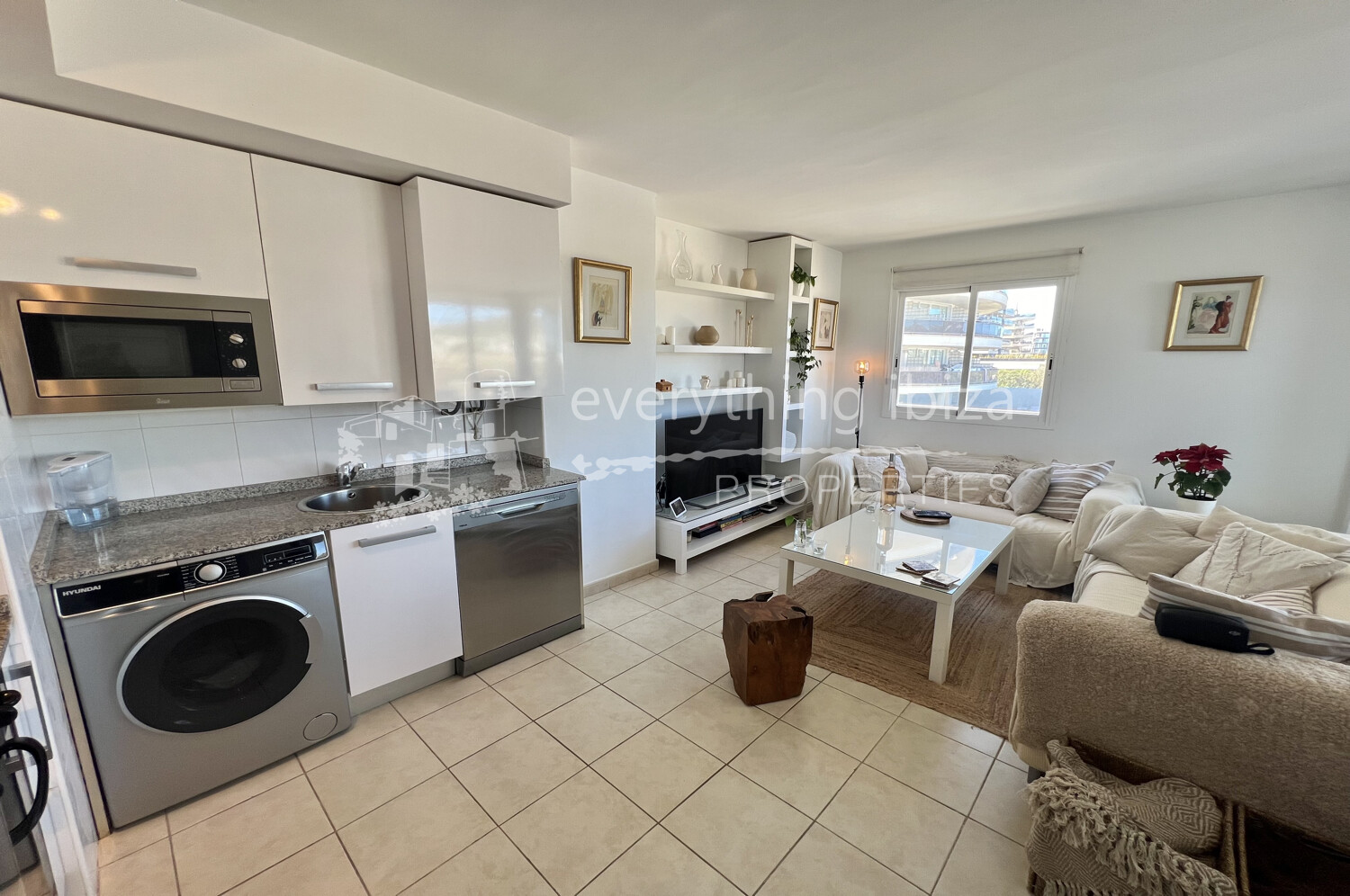 Stylish Modern 3 Bedroom Apartment Close to the Beach & Prestigious Marinas, ref. 1709, for sale in Ibiza by everything ibiza Properties