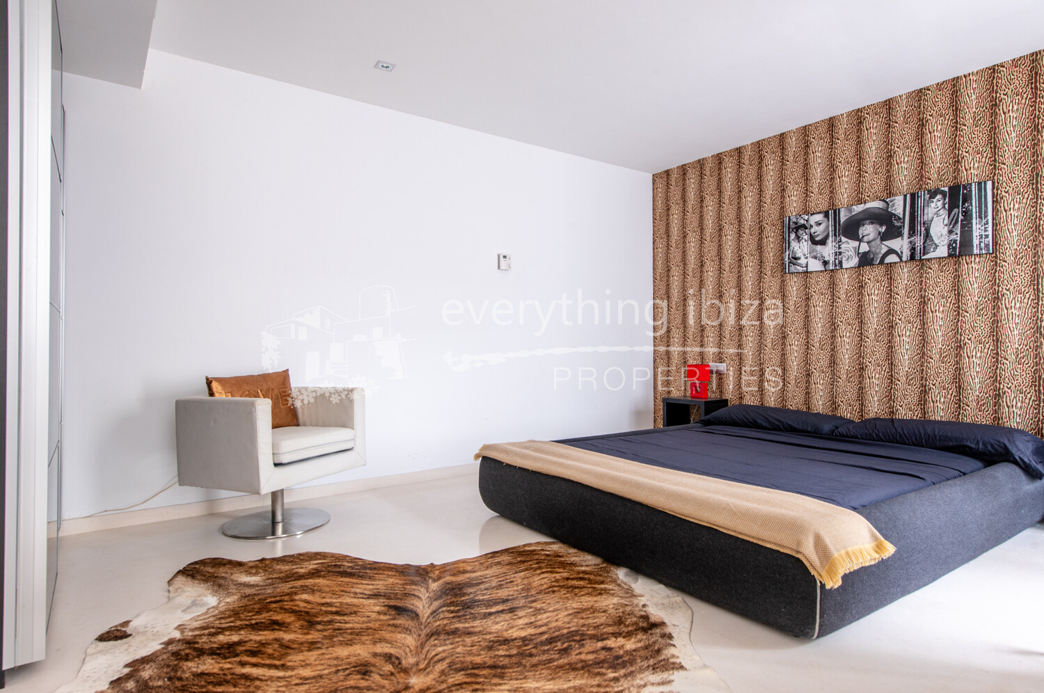 Beautiful Modern House with Stunning Sea, Sunset & Es Vedra Views, ref. 1711, for sale in Ibiza with everything ibiza Properties
