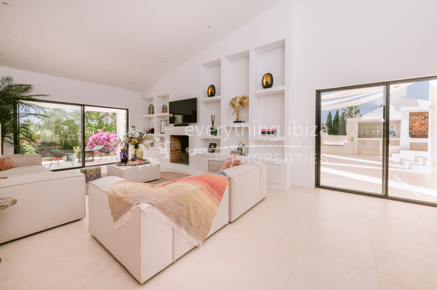 Stylish Modern Minimalistic Villa Close to Popular Jesus Village, ref. 1714, for sale in Ibiza by everything ibiza Properties