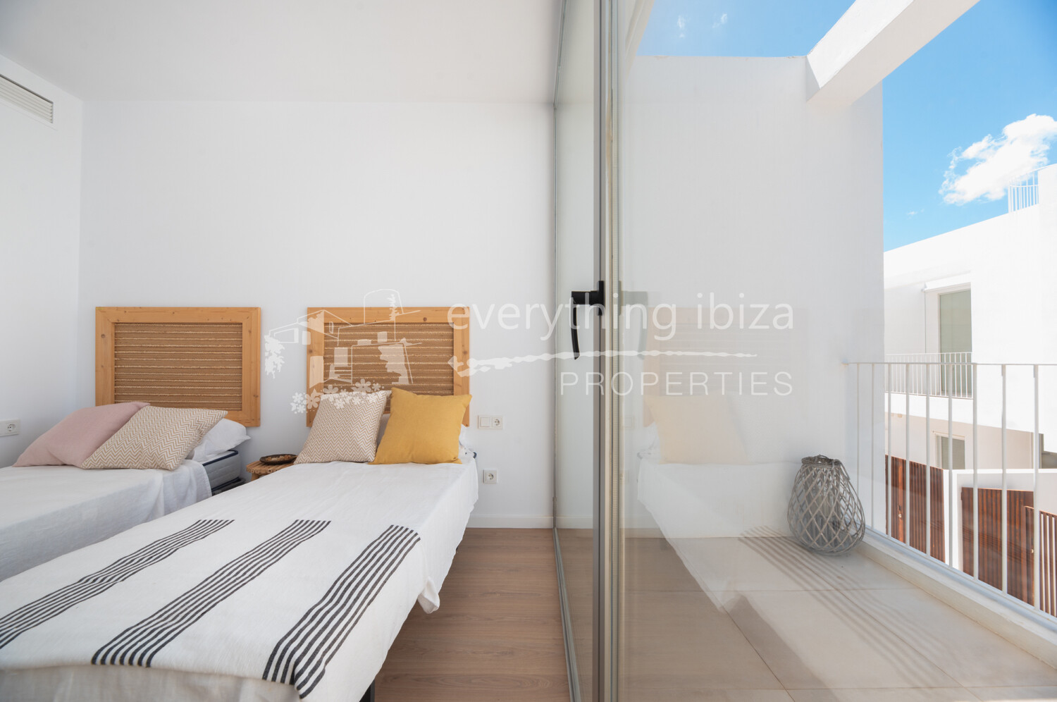 New Modern Quality Townhouses Close to Local Amenities & Beach, ref. 1717, for sale in Ibiza by everything ibiza Properties