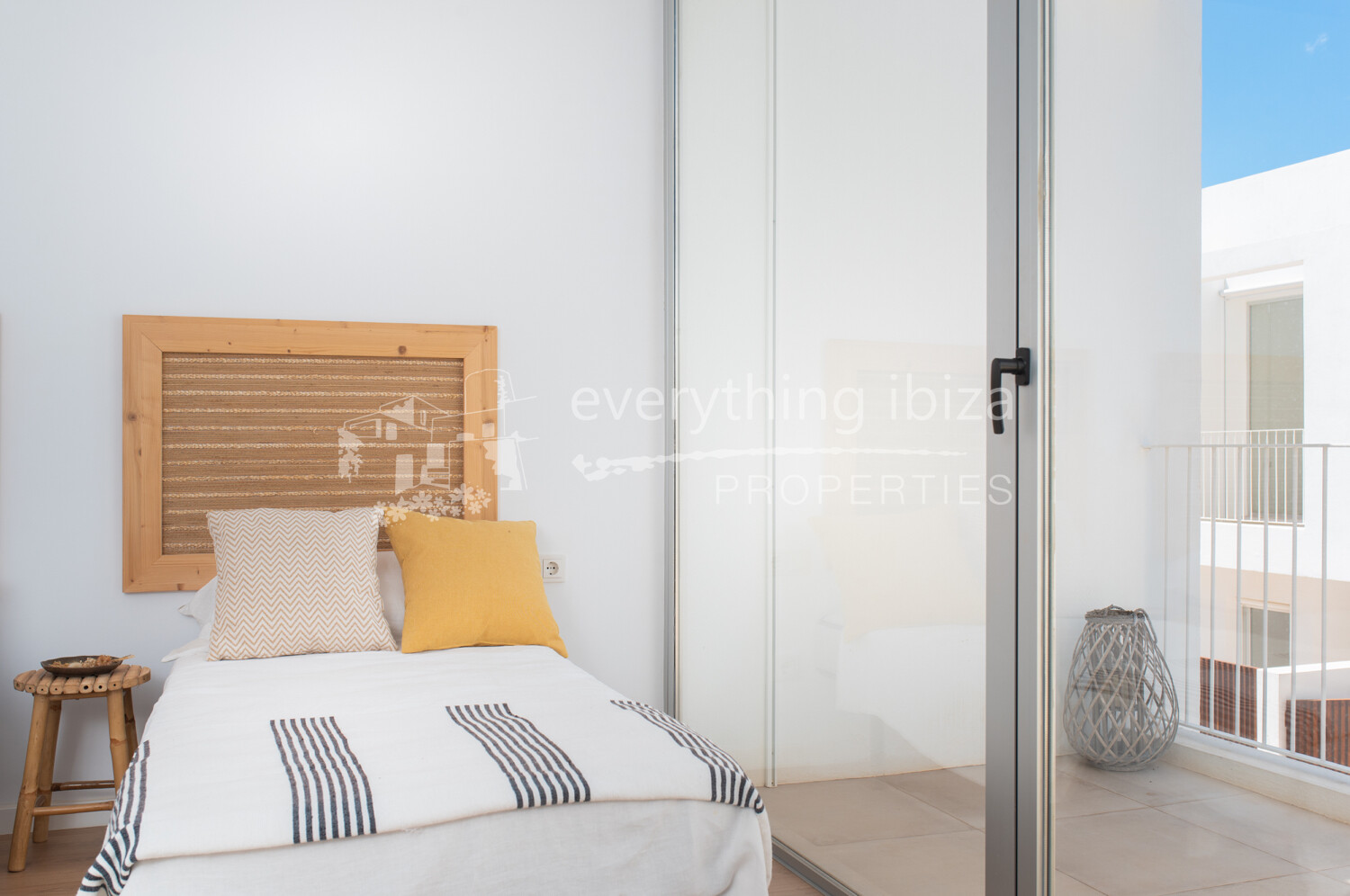 New Modern Quality Townhouses Close to Local Amenities & Beach, ref. 1717, for sale in Ibiza by everything ibiza Properties
