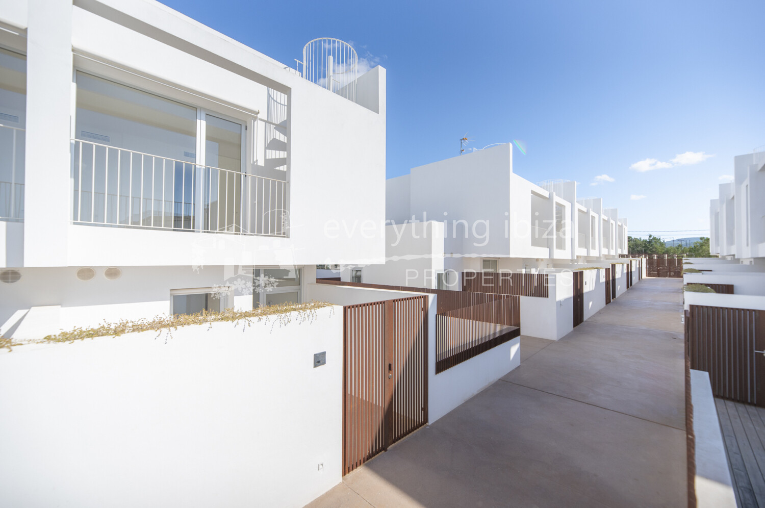New Modern Quality Townhouses Close to Local Amenities & Beach, ref. 1717, for sale in Ibiza by everything ibiza Properties