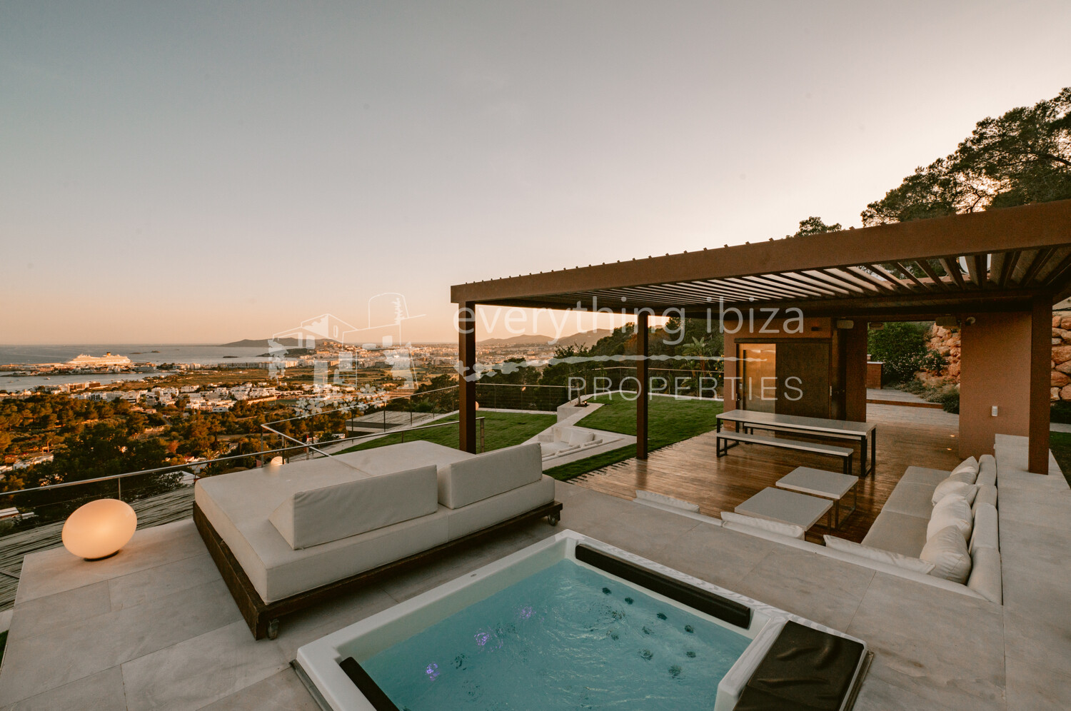 Stunning Contemporary 6 Bedroom Villa with Amazing Panoramic Views, ref. 1718, for sale in Ibiza by everything ibiza Properties