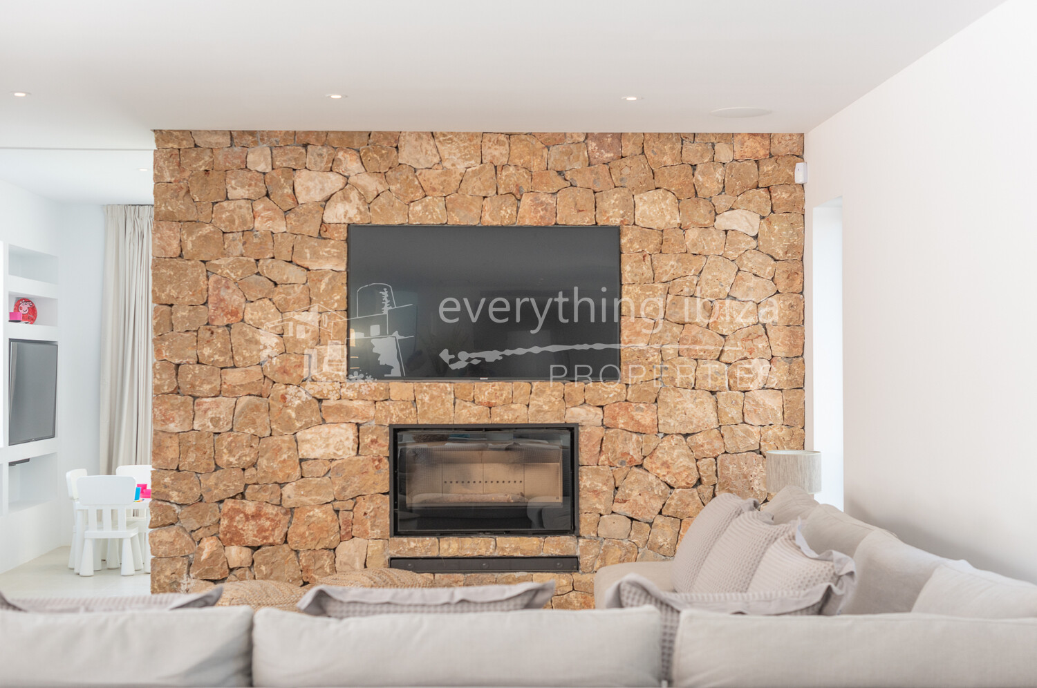 Stunning New Modern Villa Close to the Coastline and Nearby Beaches, ref. 1719, for sale in Ibiza by everything ibiza Properties