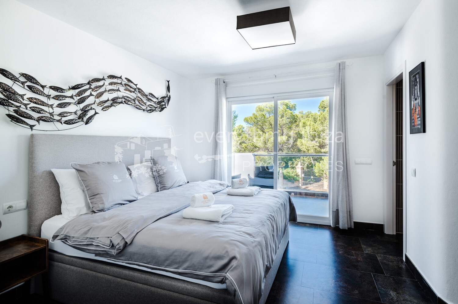 Elegant 5 Bedroomed Detached House with Pool and Tourist License, ref. 1721, for sale in Ibiza by everything ibiza Properties