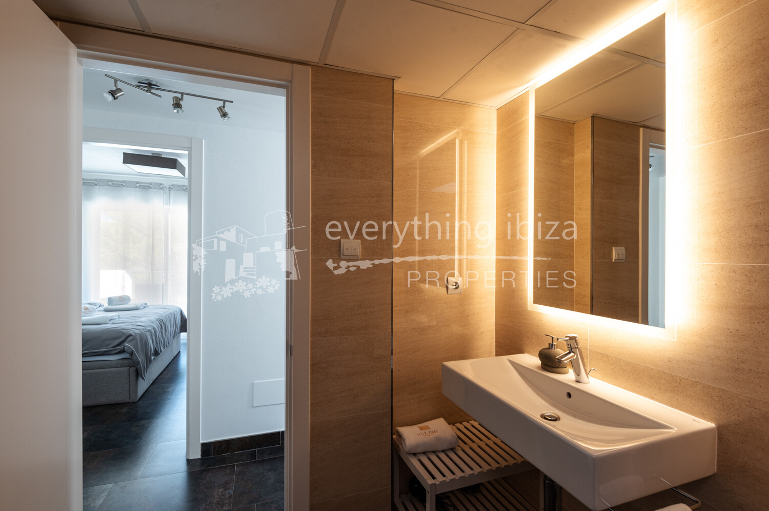 Elegant 5 Bedroomed Detached House with Pool and Tourist License, ref. 1721, for sale in Ibiza by everything ibiza Properties