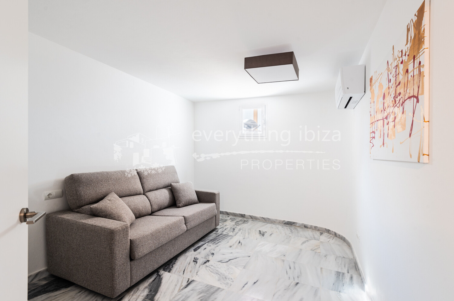 Elegant 5 Bedroomed Detached House with Pool and Tourist License, ref. 1721, for sale in Ibiza by everything ibiza Properties