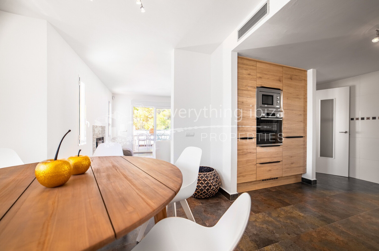 Elegant 5 Bedroomed Detached House with Pool and Tourist License, ref. 1721, for sale in Ibiza by everything ibiza Properties