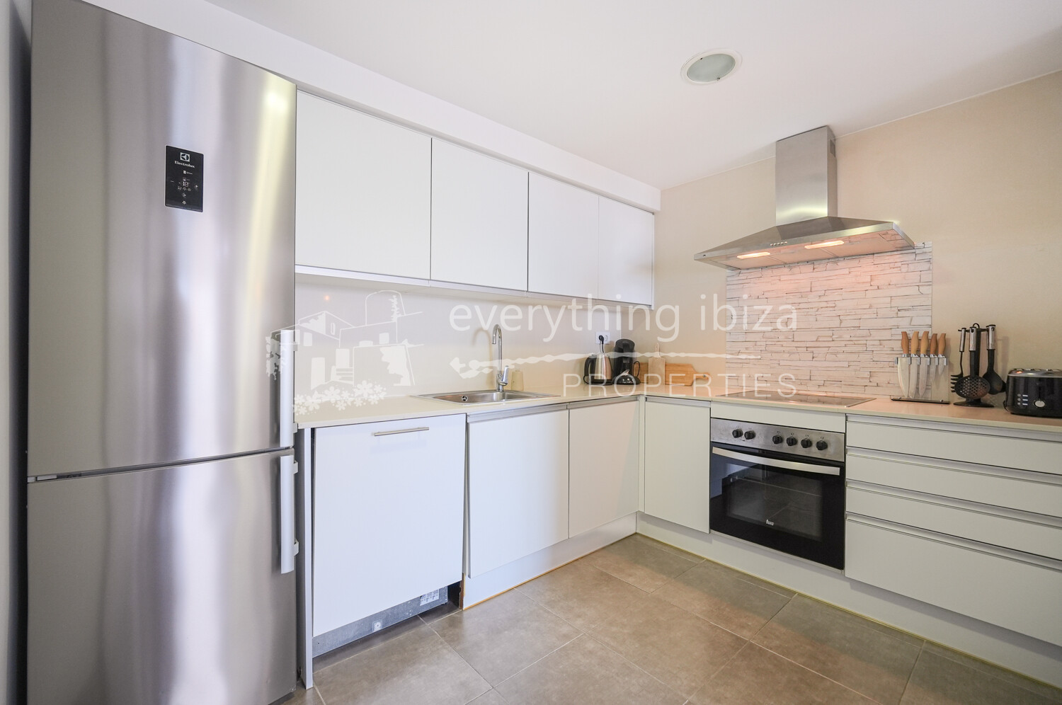 Stylish Modern Contemporary Apartment Close to the Sea & Coastline, ref. 1723, for sale in Ibiza by everything ibiza Properties