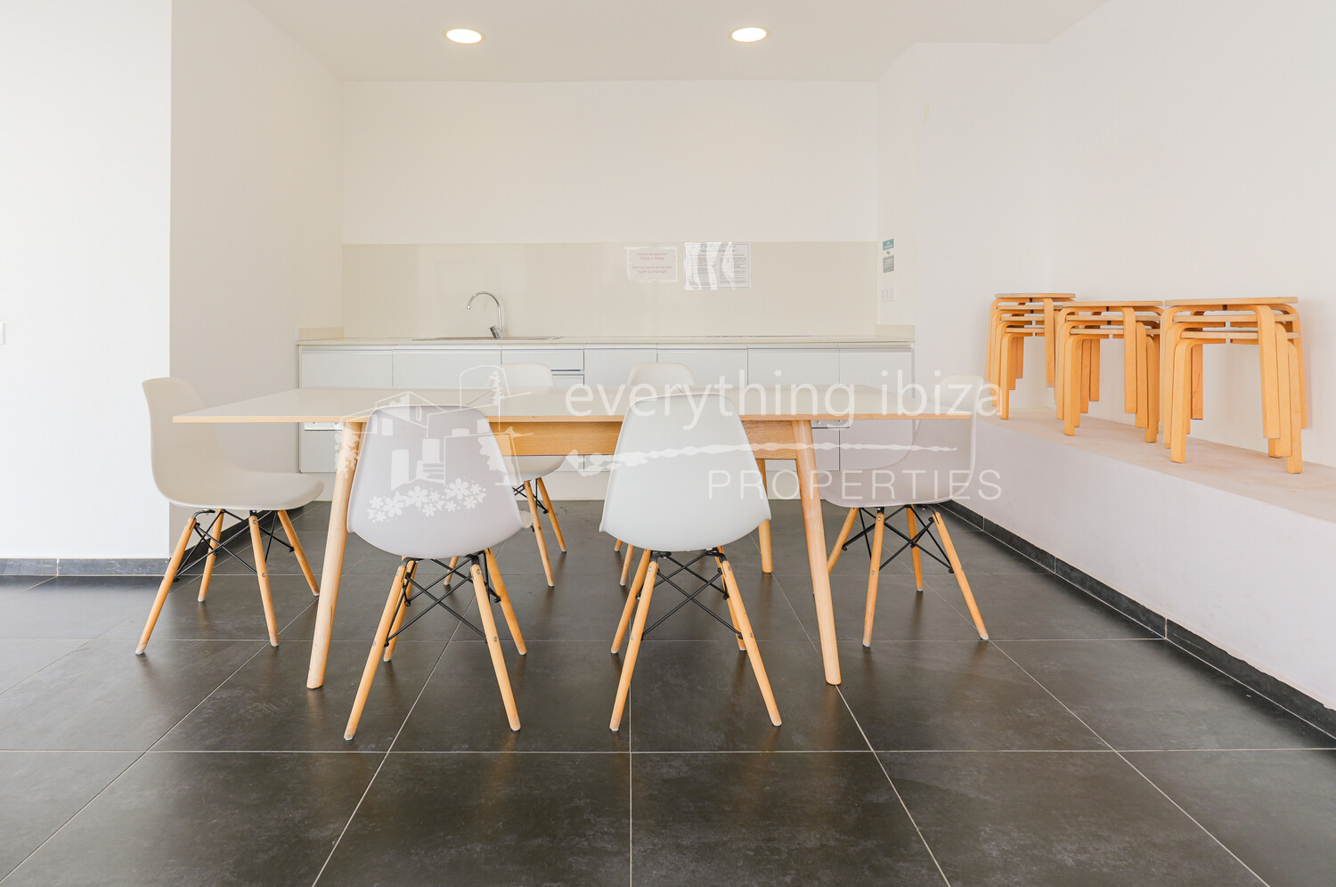 Stylish Modern Contemporary Apartment Close to the Sea & Coastline, ref. 1723, for sale in Ibiza by everything ibiza Properties