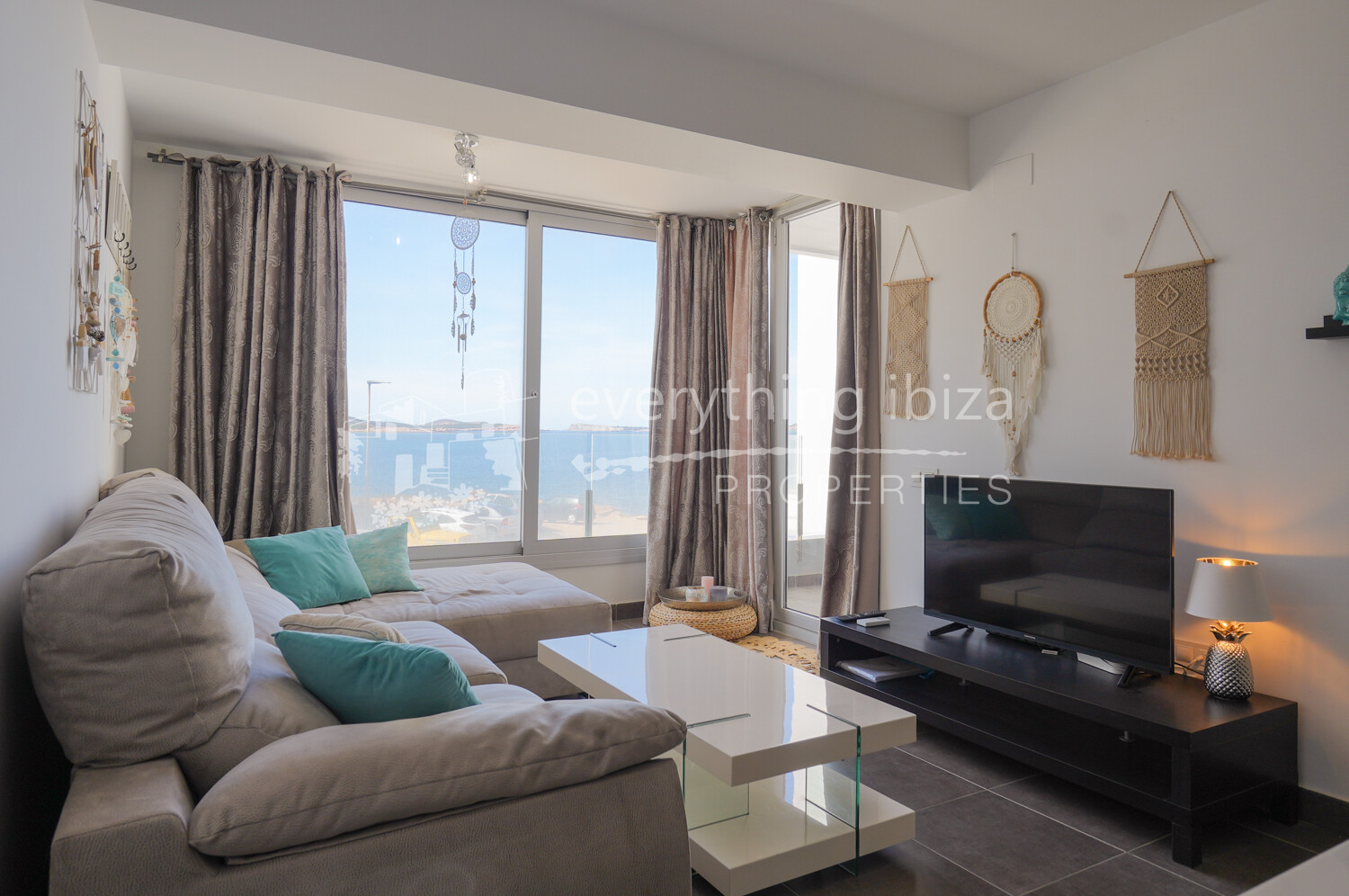Stylish Modern Contemporary Apartment Close to the Sea & Coastline, ref. 1723, for sale in Ibiza by everything ibiza Properties