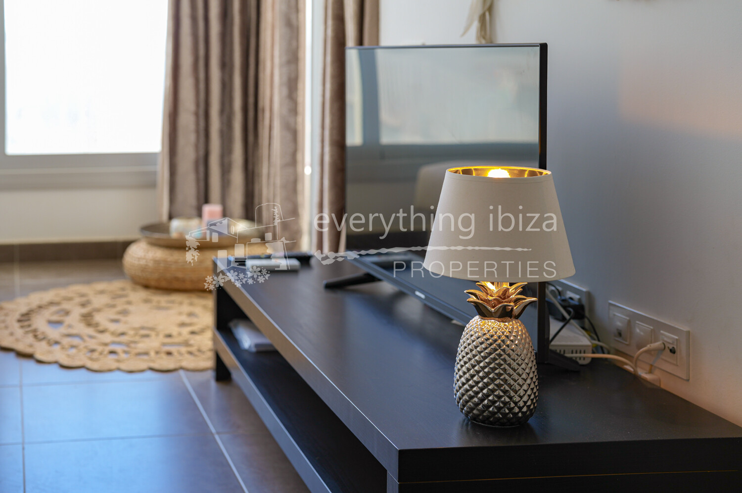 Stylish Modern Contemporary Apartment Close to the Sea & Coastline, ref. 1723, for sale in Ibiza by everything ibiza Properties