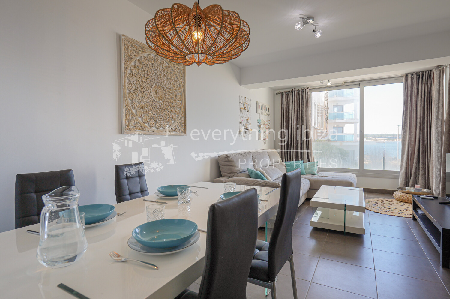 Stylish Modern Contemporary Apartment Close to the Sea & Coastline, ref. 1723, for sale in Ibiza by everything ibiza Properties