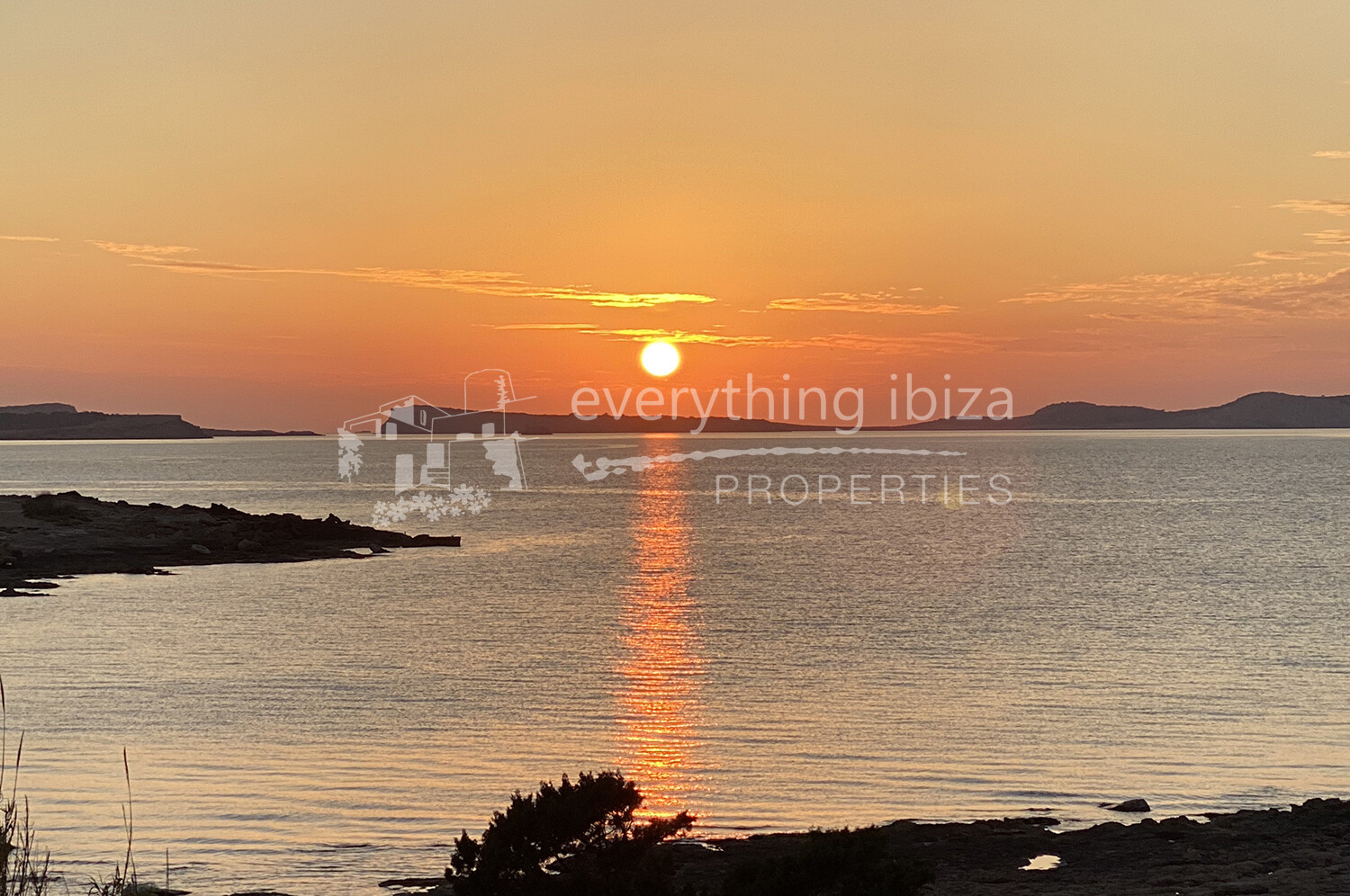 Exquisite Frontline 3 Bed Penthouse with Stunning Sea & Sunset Views, ref. 1725, for sale in Ibiza by everything ibiza Properties