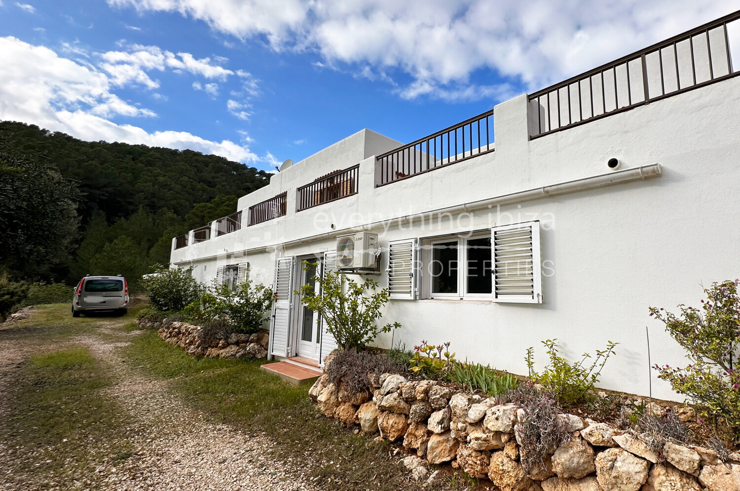 Elegant Traditionally Styled Villa on Large Fertile Plot with Views, ref. 1742, for sale in Ibiza by everything ibiza Properties