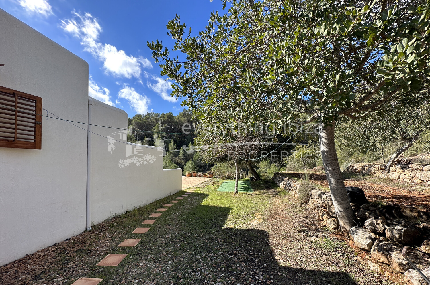 Elegant Traditionally Styled Villa on Large Fertile Plot with Views, ref. 1742, for sale in Ibiza by everything ibiza Properties