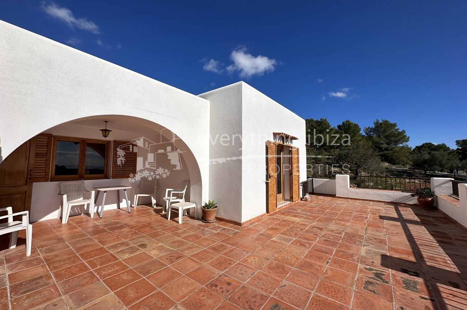 Elegant Traditionally Styled Villa on Large Fertile Plot with Views, ref. 1742, for sale in Ibiza by everything ibiza Properties