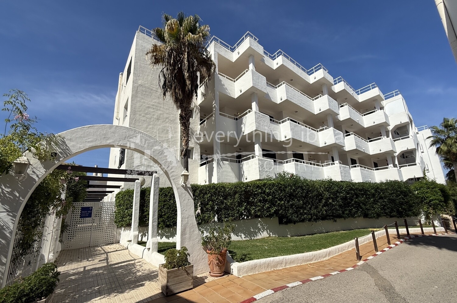 Super 2 Bedroomed Apartment with Residents Pool and Close to the Beach, ref. 1756, for sale in Ibiza by everything ibiza Properties