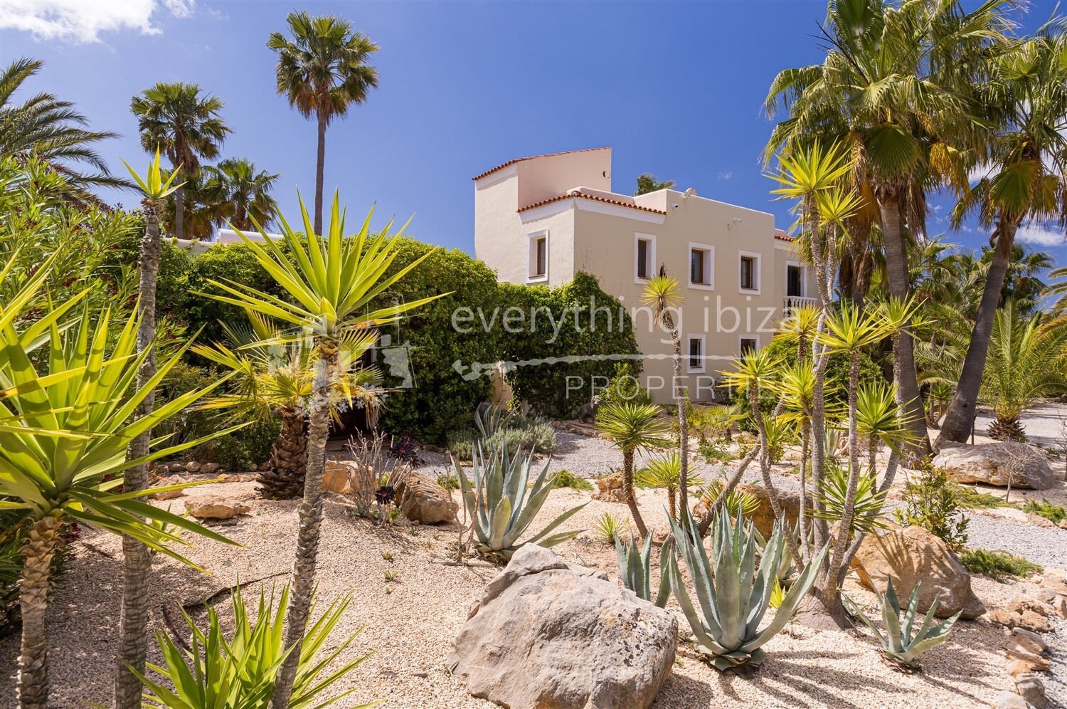 Elegant, Luxury Detached Villa in a Peaceful Rural Setting Close to San Jordi, ref. 1757, for sale in Ibiza by everything ibiza Properties