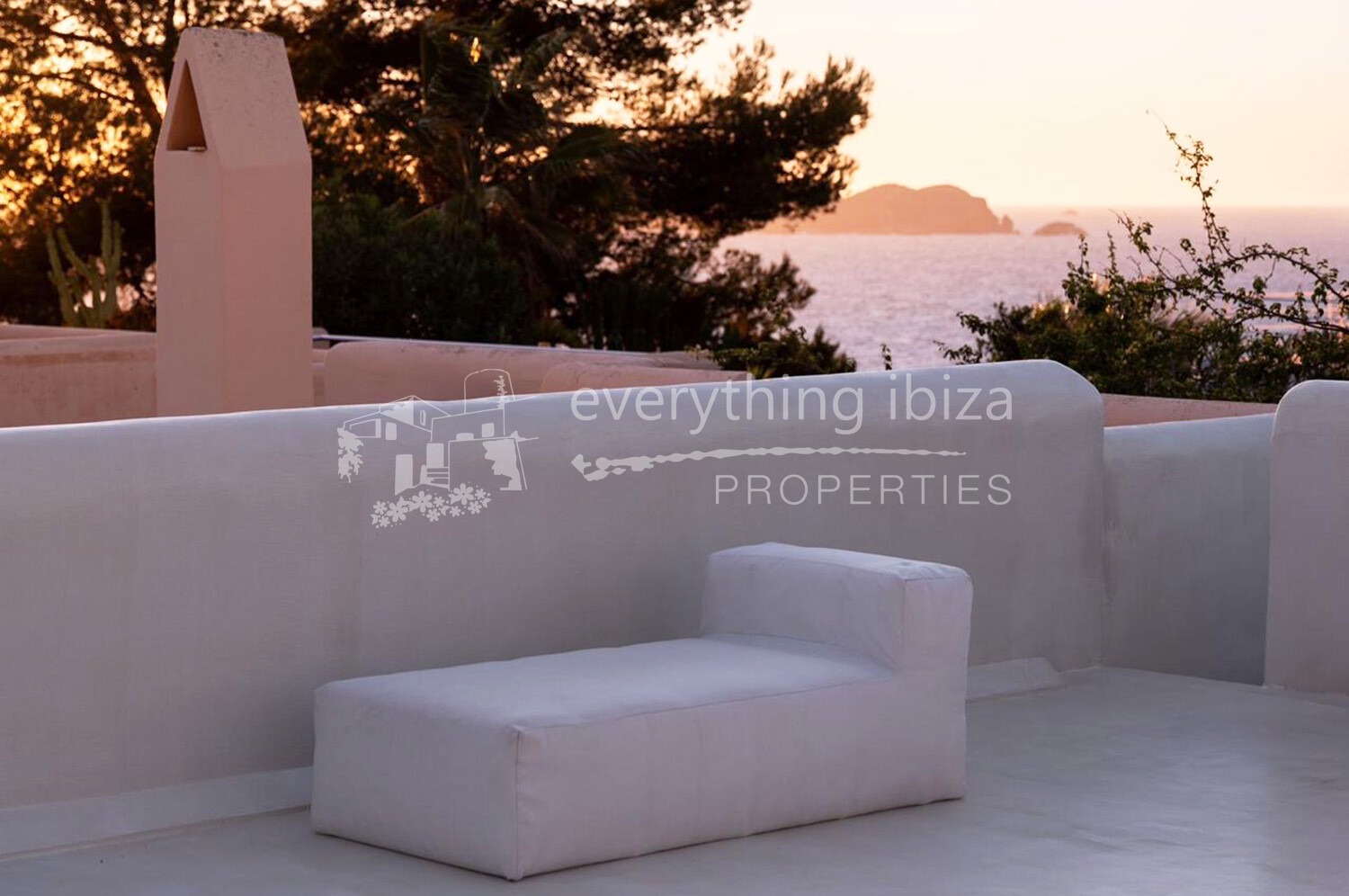 Beautiful Renovated Townhouse in Elite Community Close to Calas Tarida and Moli, ref. 1778, for sale in Ibiza by everything ibiza Properties