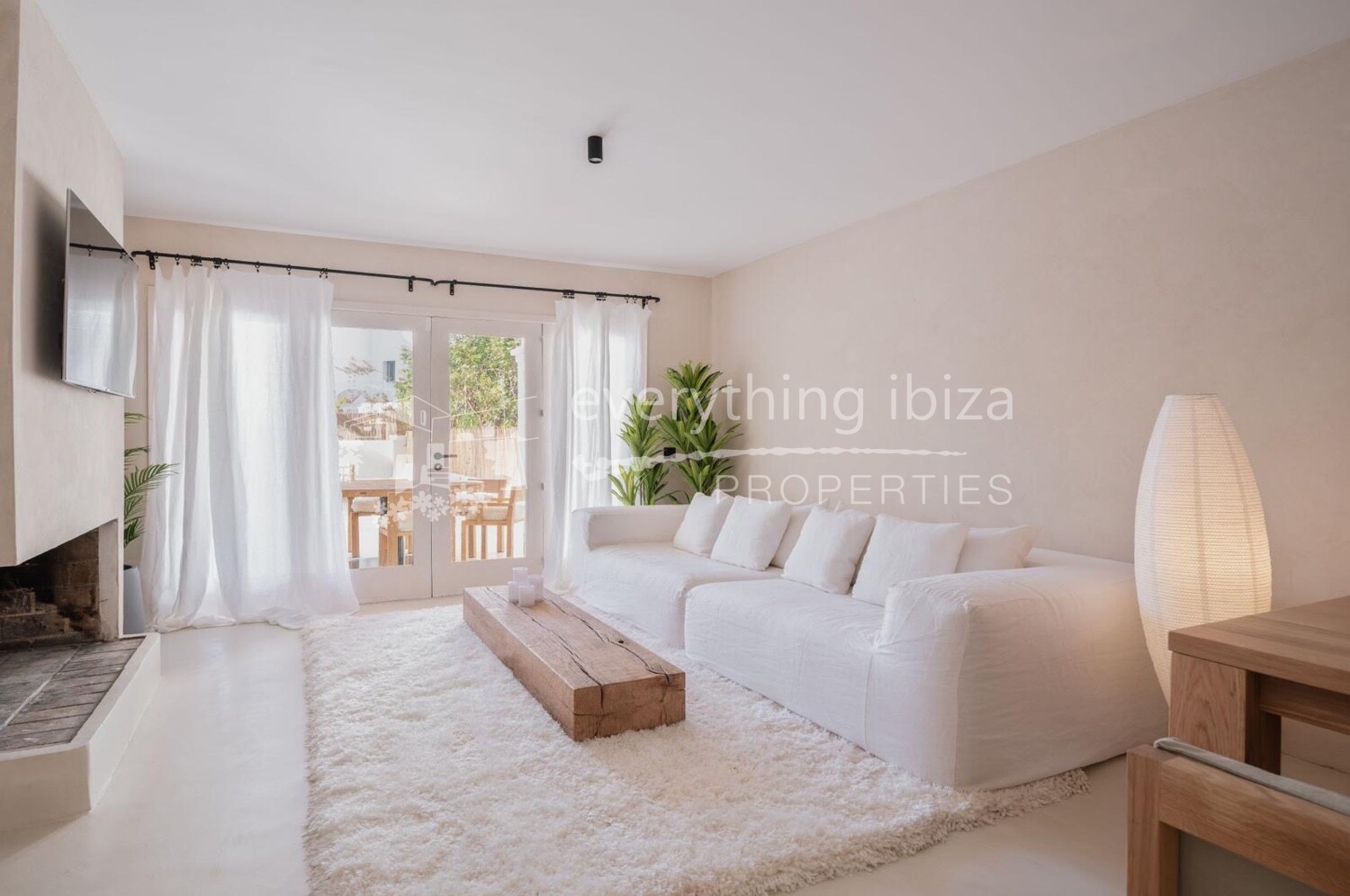 Beautiful Renovated Townhouse in Elite Community Close to Calas Tarida and Moli, ref. 1778, for sale in Ibiza by everything ibiza Properties