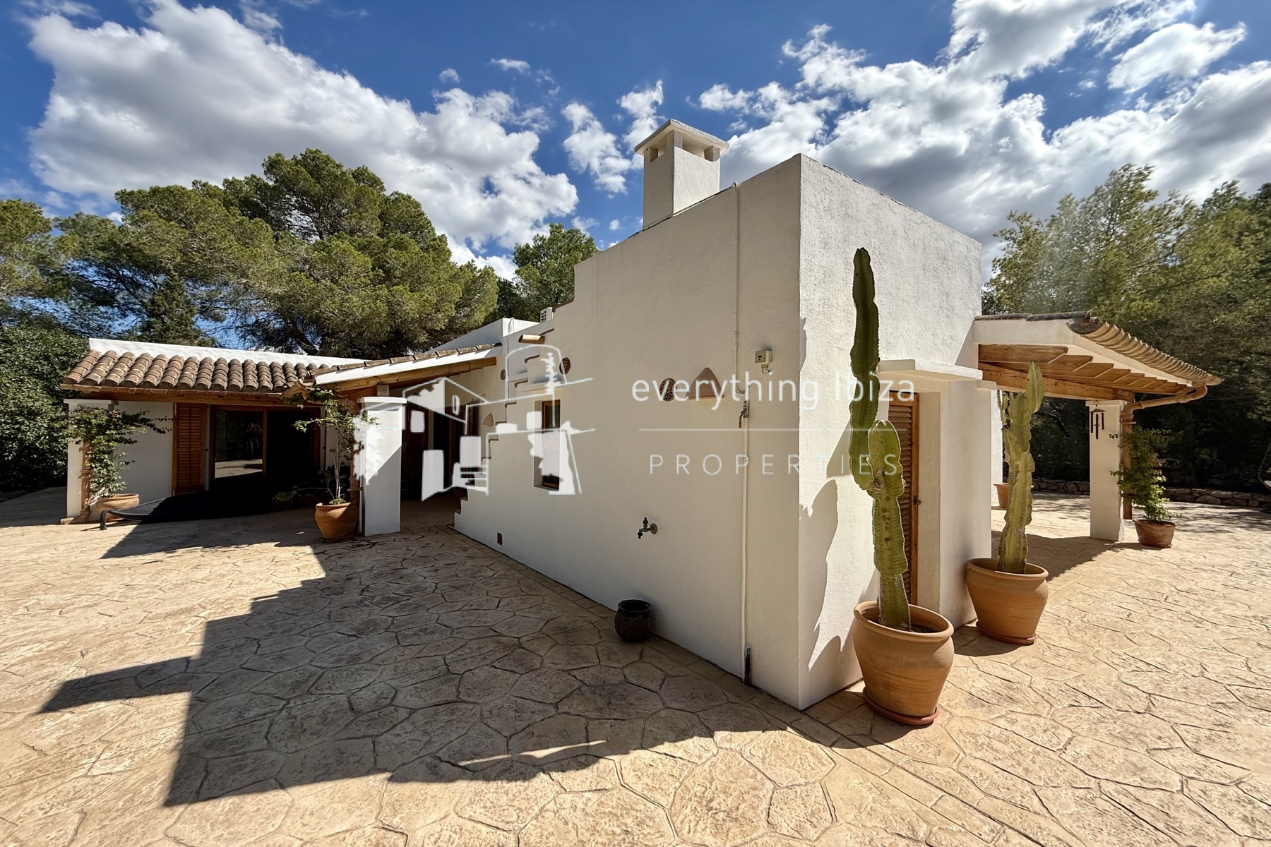 Mediterranean Style Villa on a Large Country Plot Oozing Charm and Character in Ibiza
