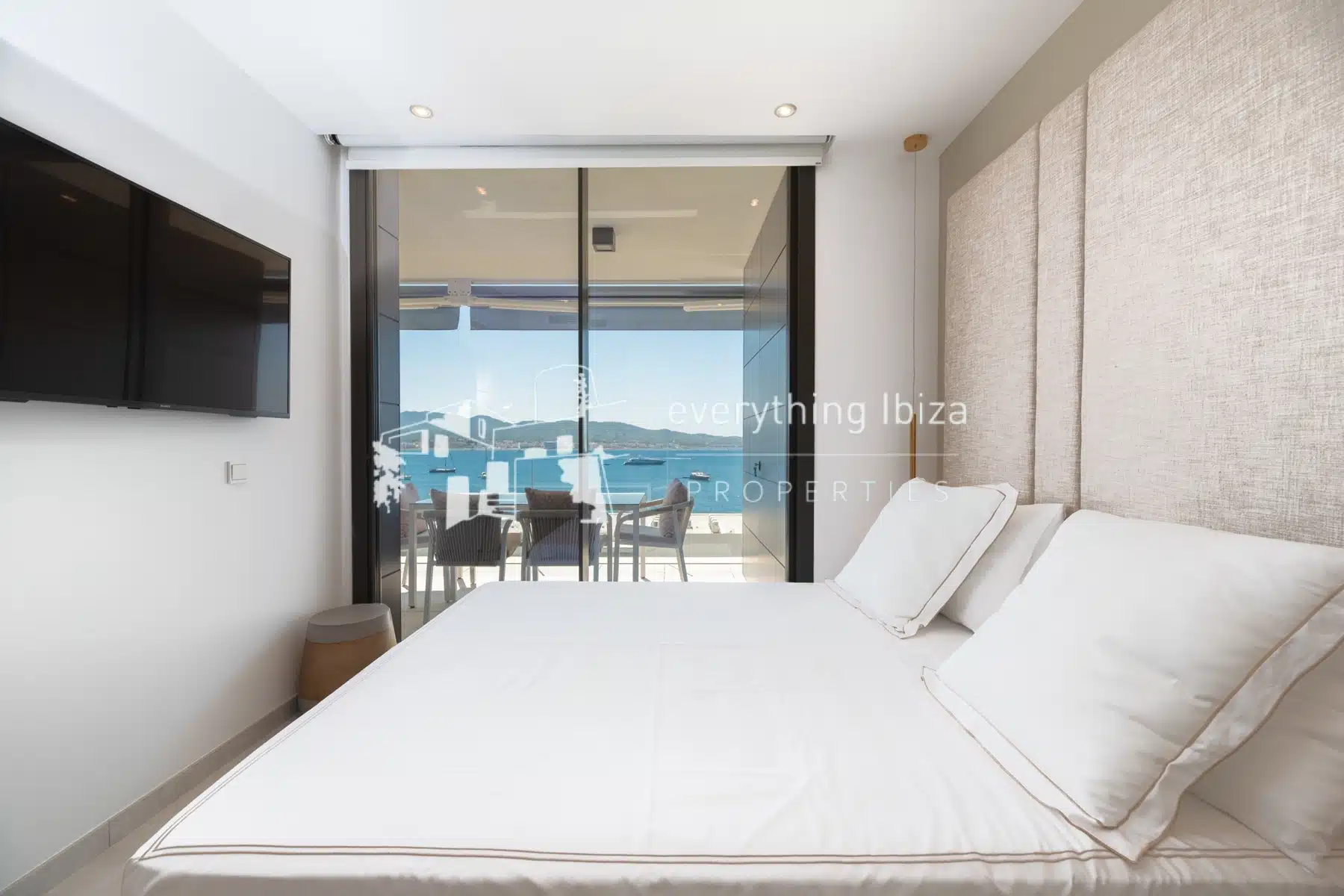 Exquisite Frontline Penthouse Apartment with Sea and Sunset Views in Ibiza