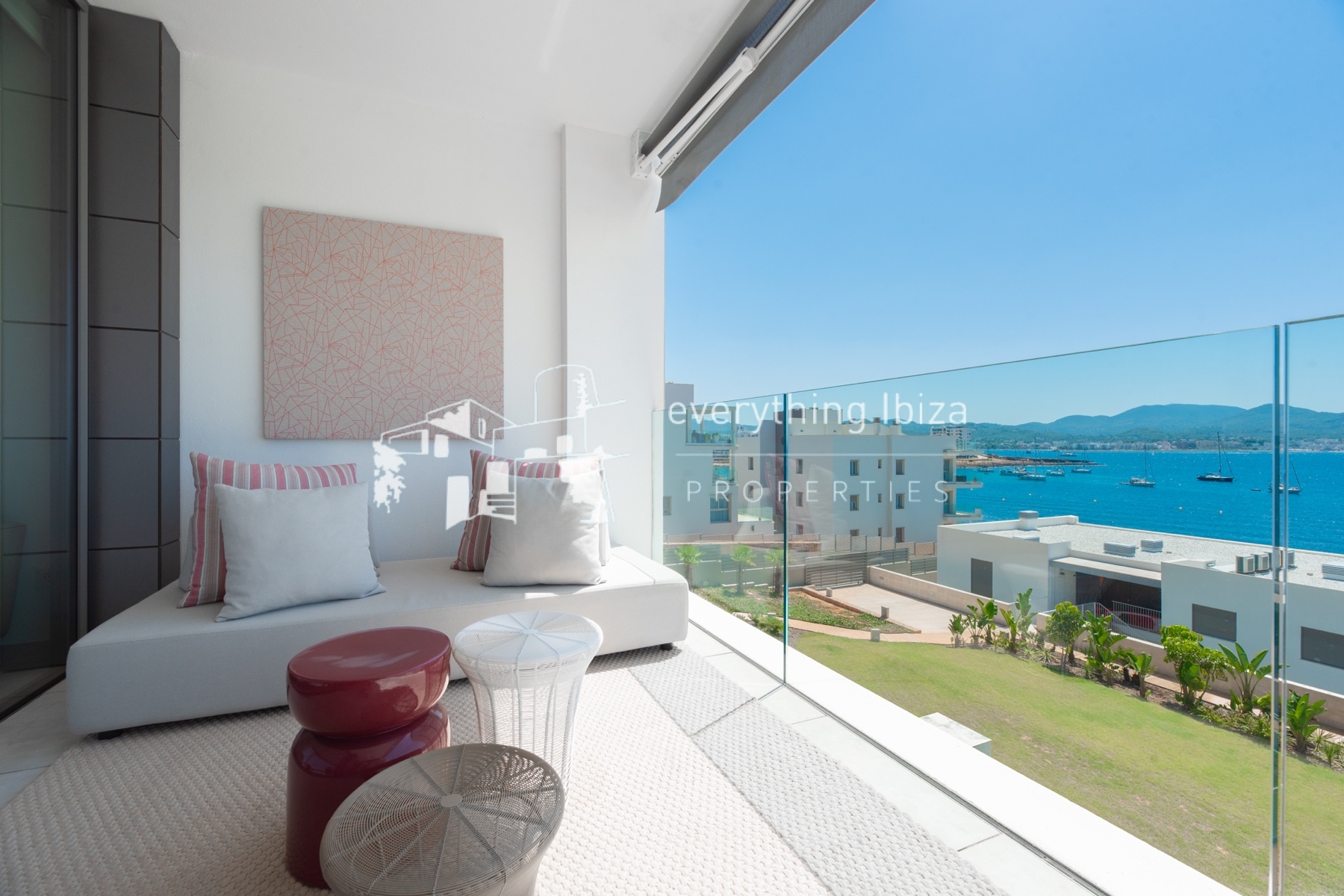 Exquisite Frontline Penthouse Apartment with Sea and Sunset Views in Ibiza