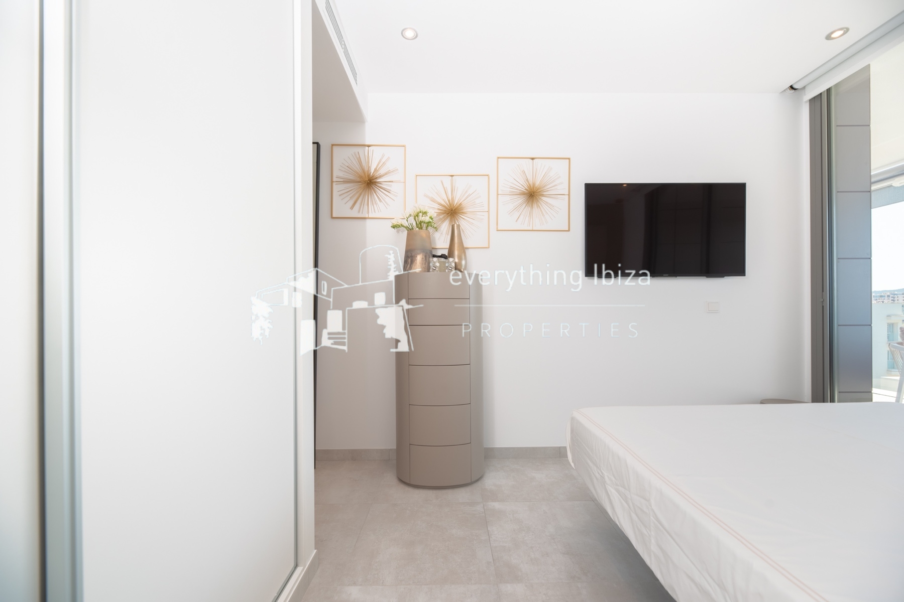Exquisite Frontline Penthouse Apartment with Sea and Sunset Views in Ibiza