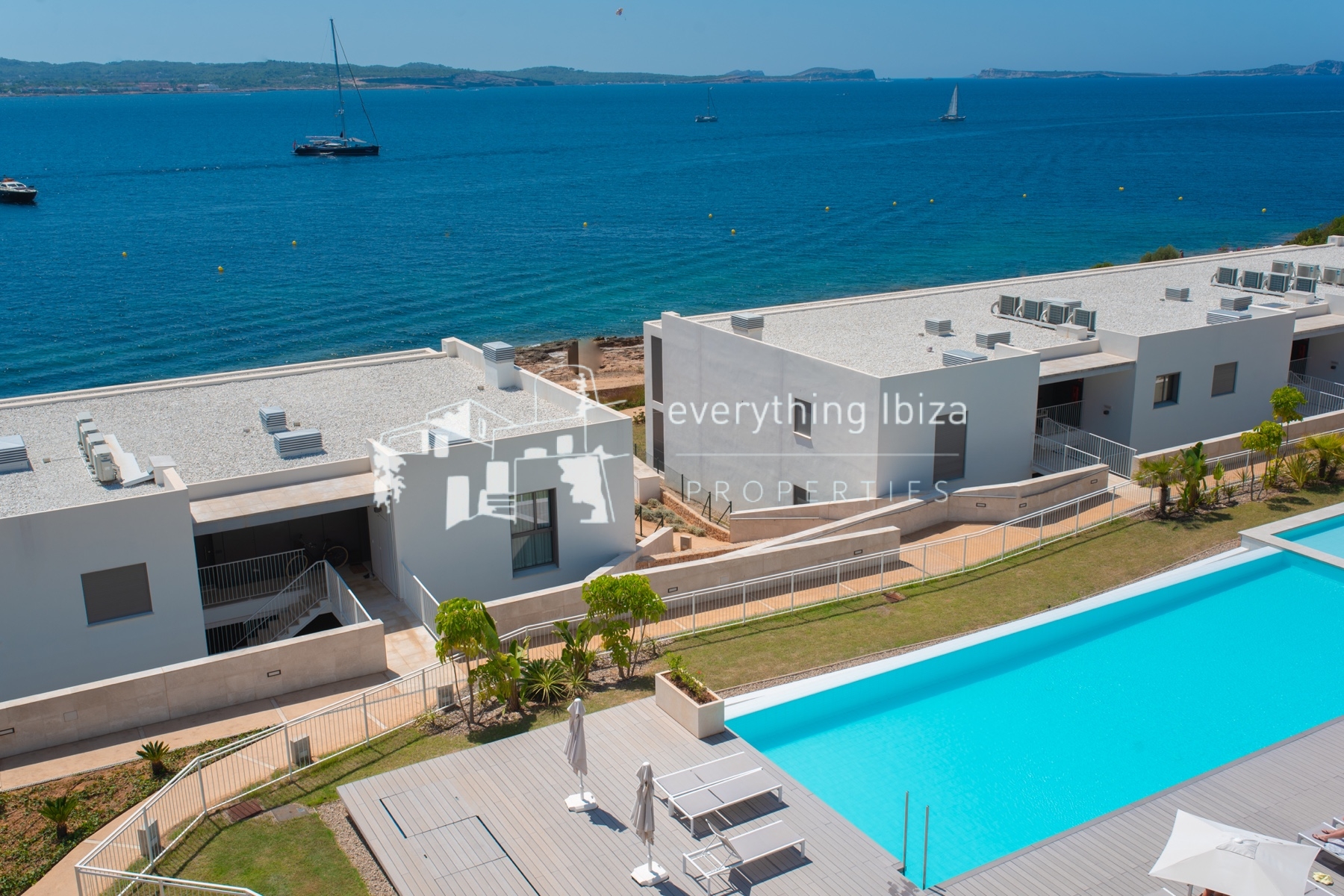 Exquisite Frontline Penthouse Apartment with Sea and Sunset Views in Ibiza