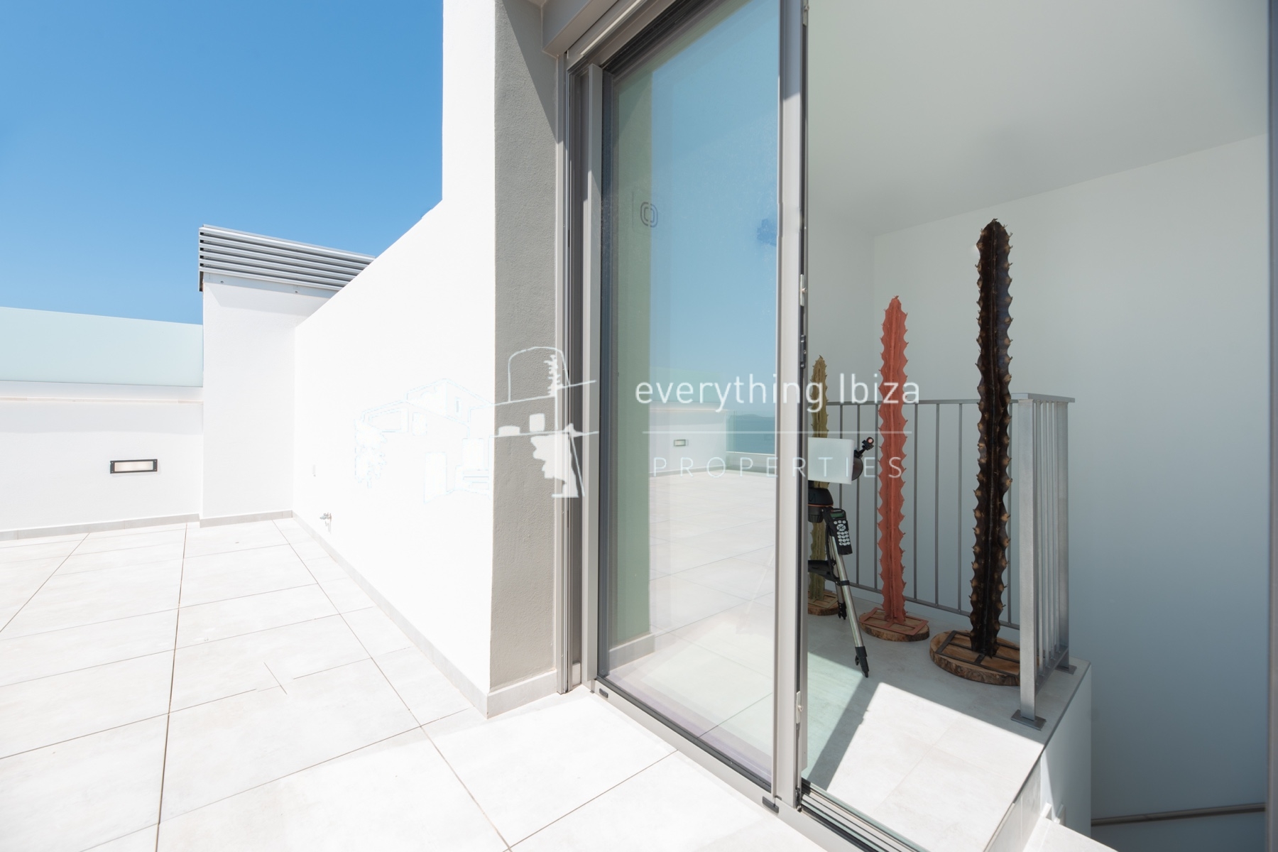 Exquisite Frontline Penthouse Apartment with Sea and Sunset Views in Ibiza