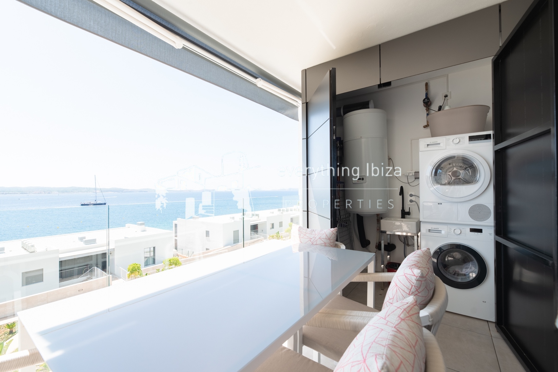 Exquisite Frontline Penthouse Apartment with Sea and Sunset Views in Ibiza