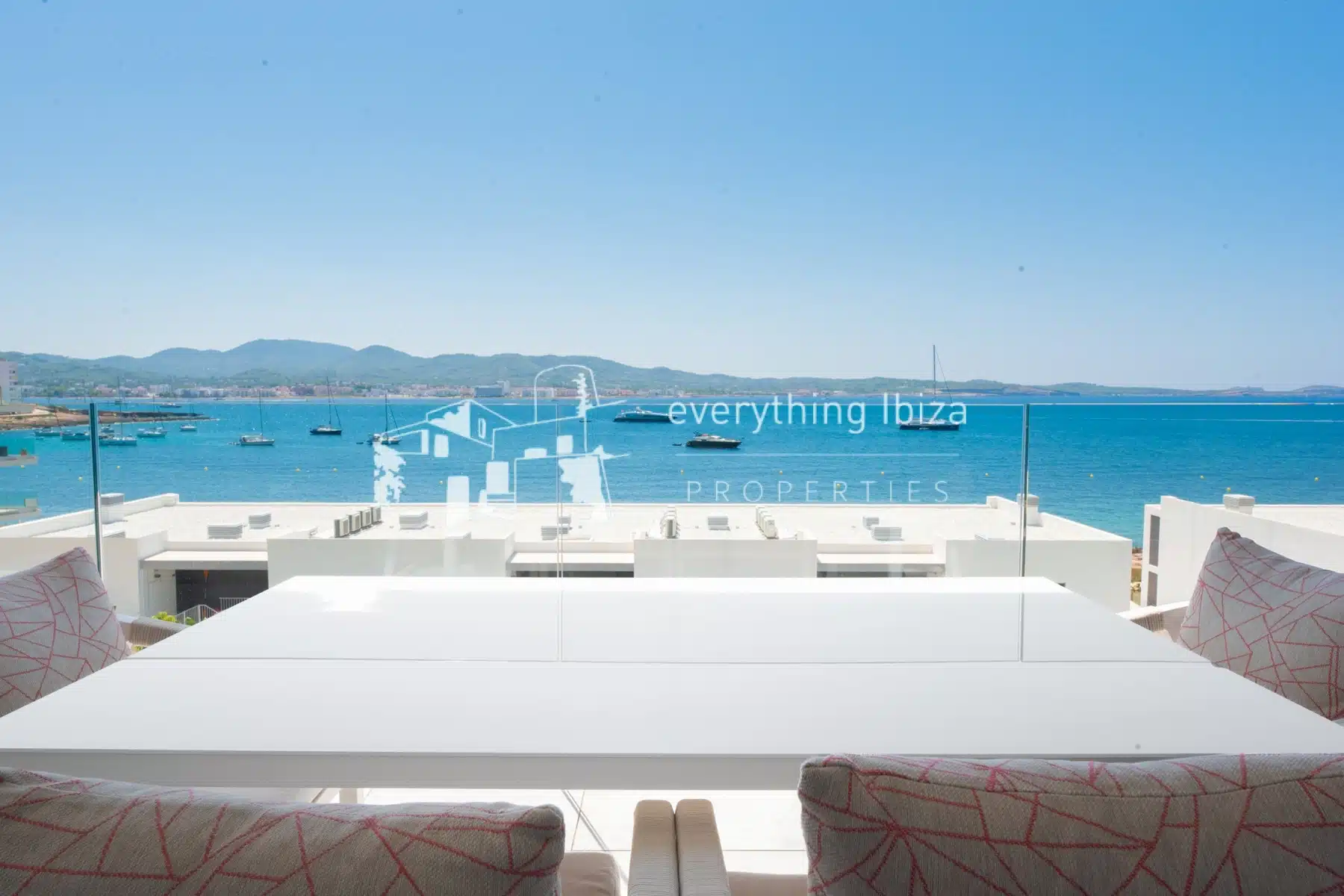 Exquisite Frontline Penthouse Apartment with Sea and Sunset Views in Ibiza