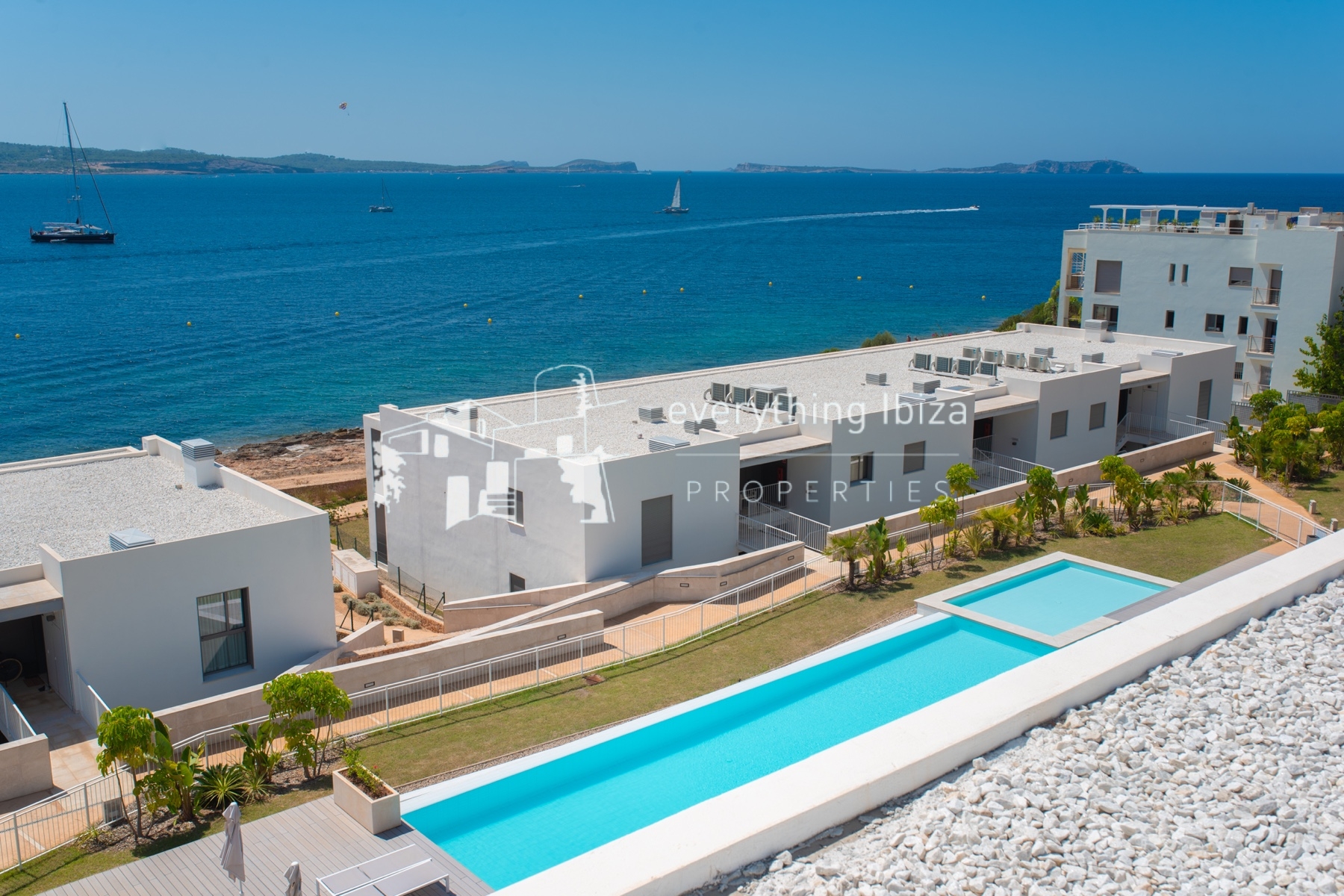 Exquisite Frontline Penthouse Apartment with Sea and Sunset Views in Ibiza