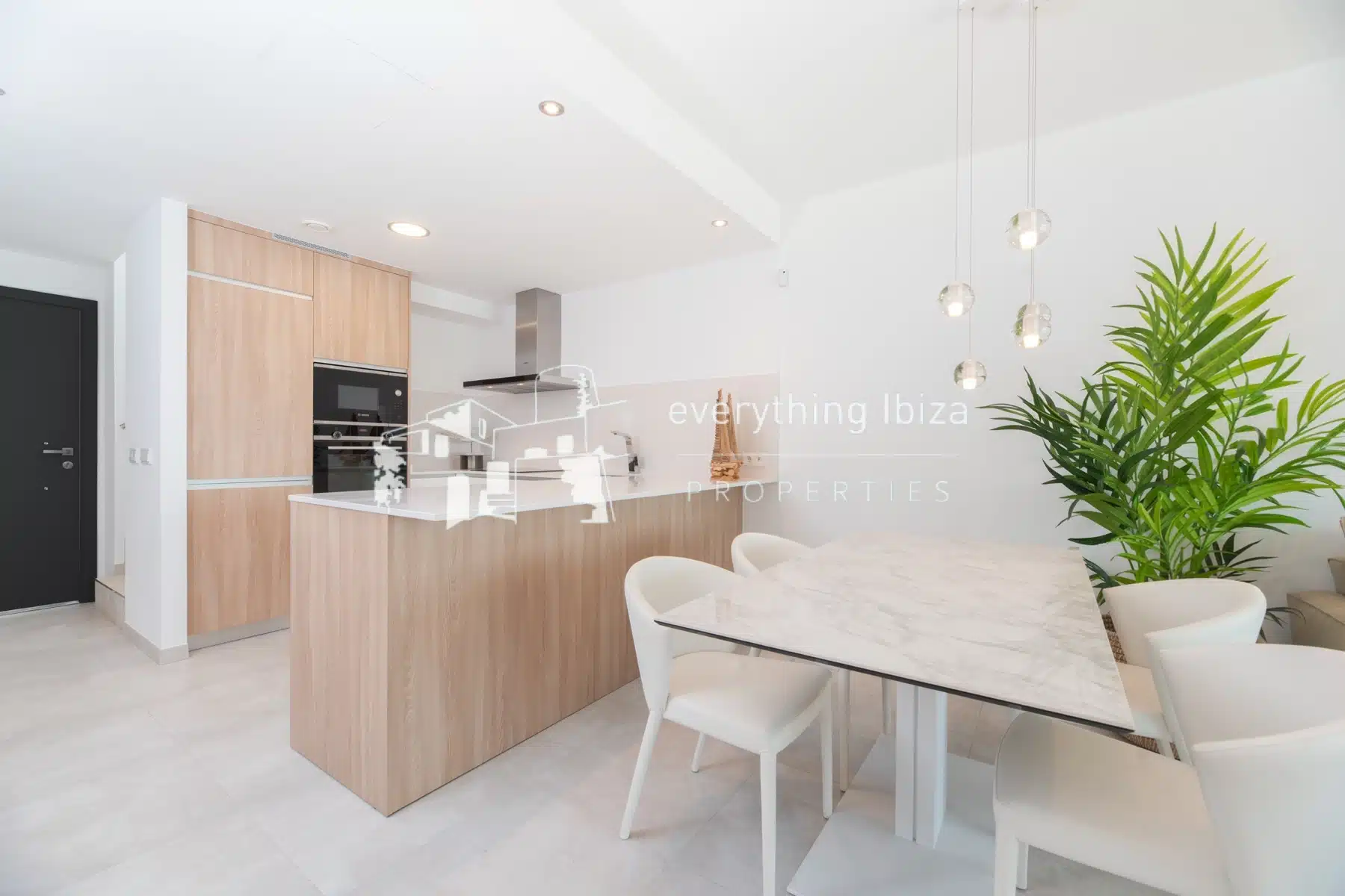 Exquisite Frontline Penthouse Apartment with Sea and Sunset Views in Ibiza