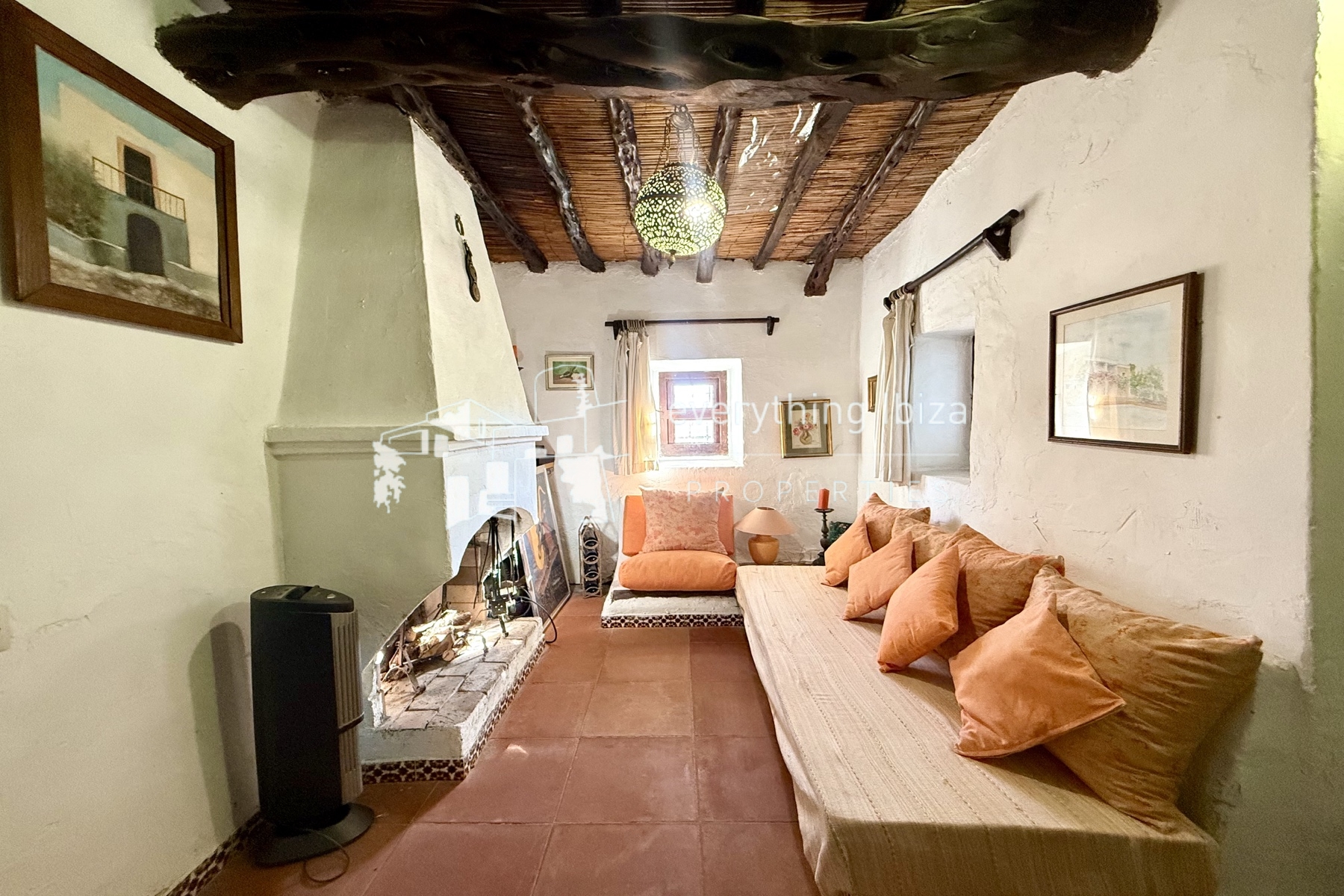 Historic Country Finca Oozing Character and Charm Set in Super San Jose Location by everything ibiza Properties - ref. 1859