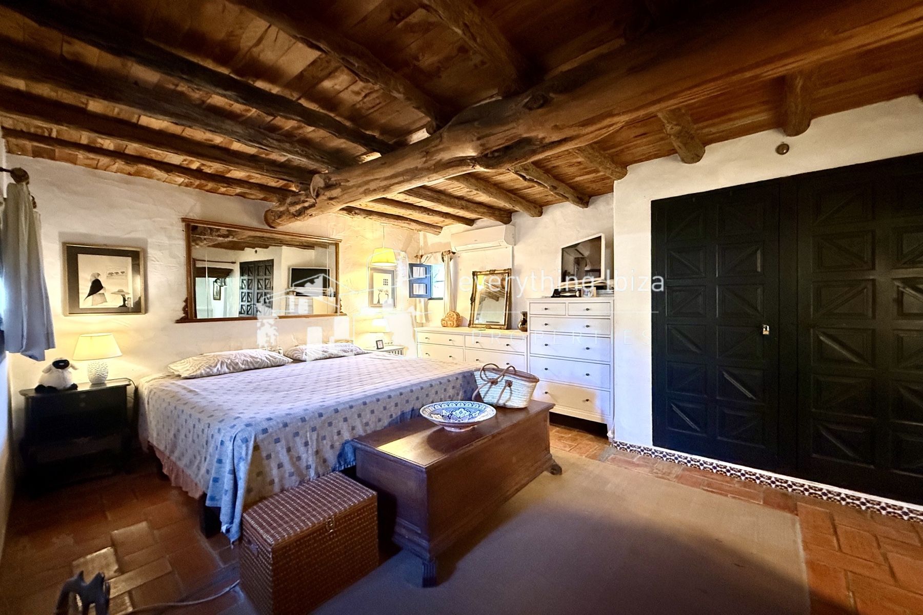 Historic Country Finca Oozing Character and Charm Set in Super San Jose Location by everything ibiza Properties - ref. 1859